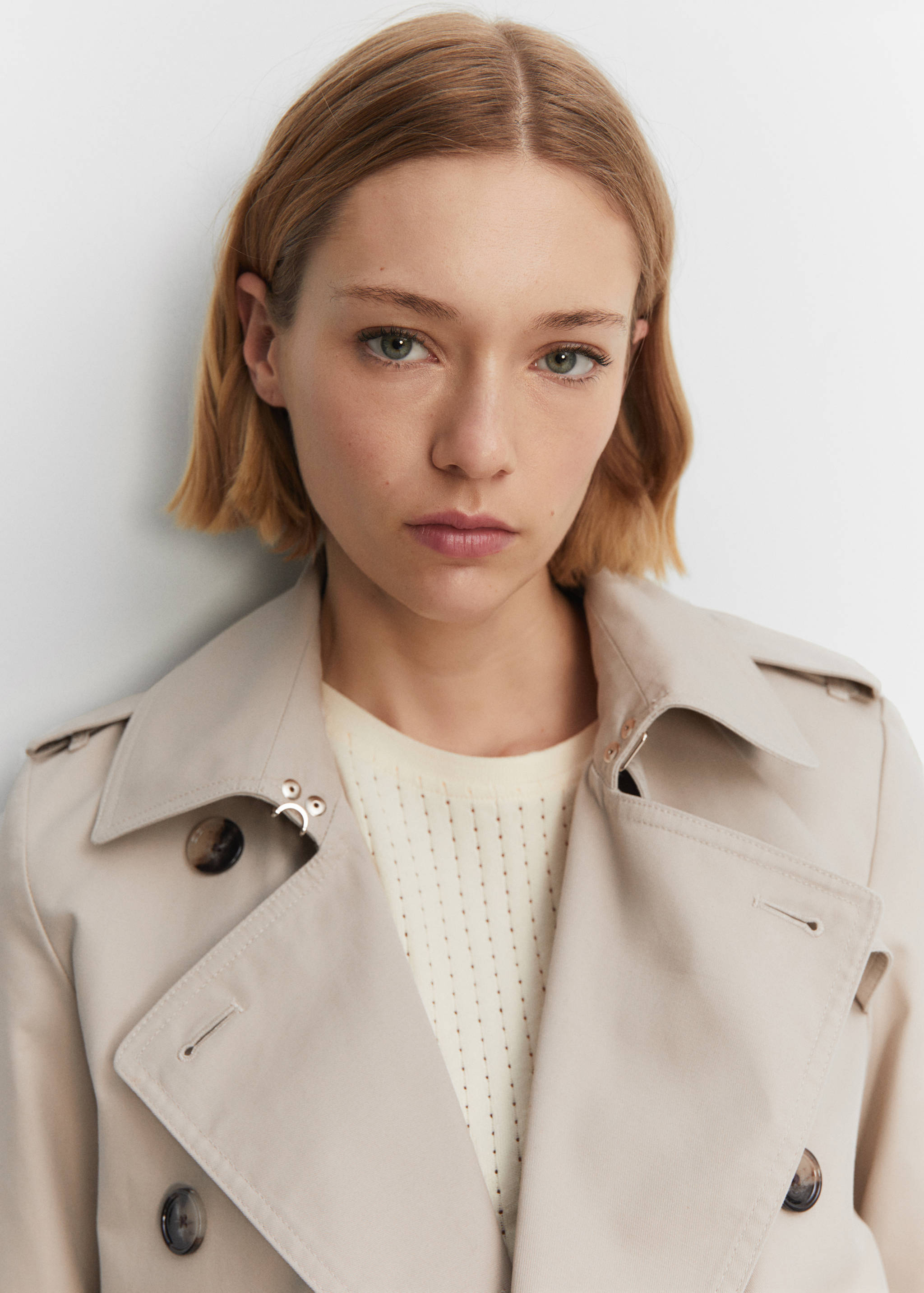 Classic trench coat with belt - Details of the article 1