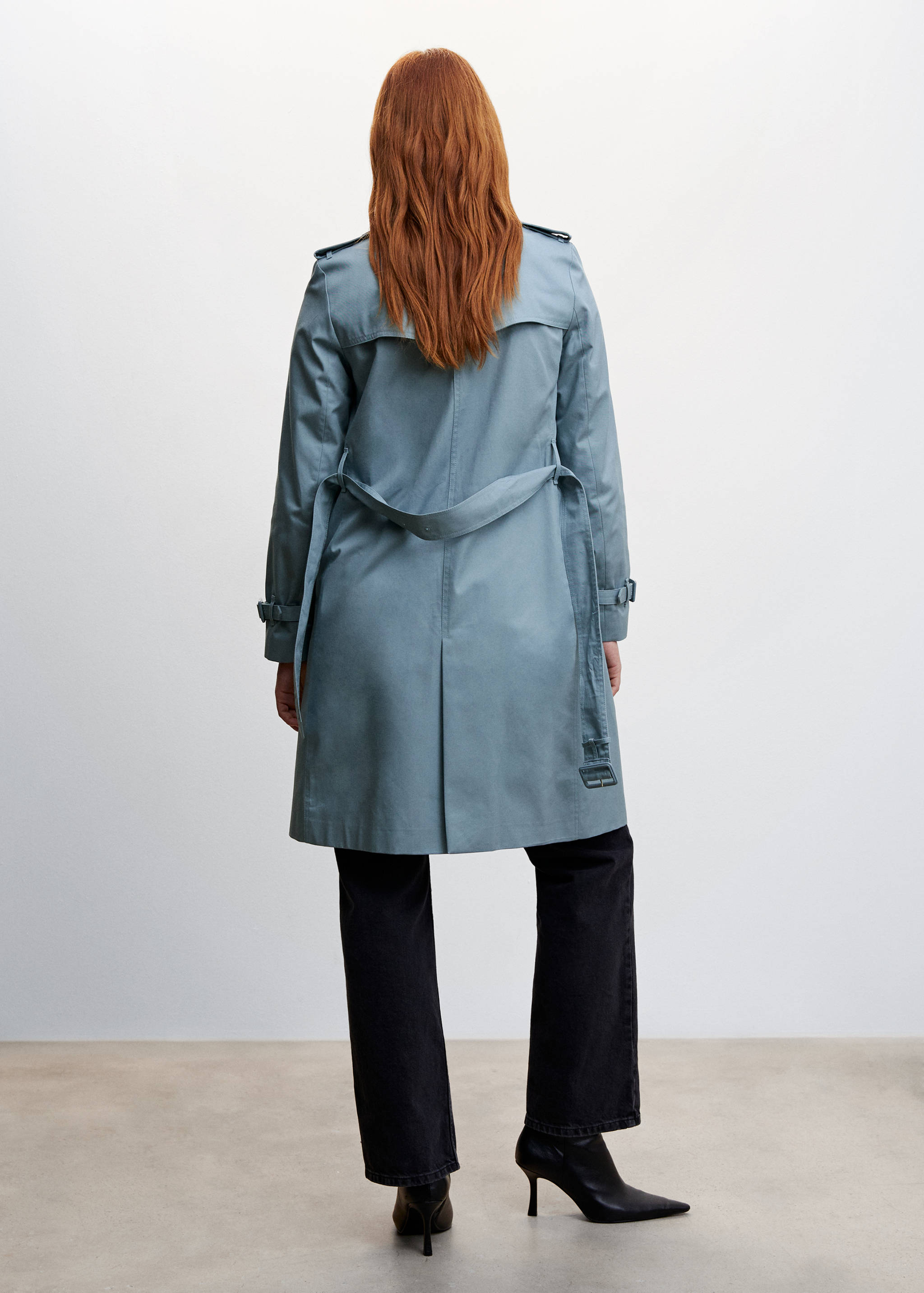 Classic trench coat with belt - Reverse of the article