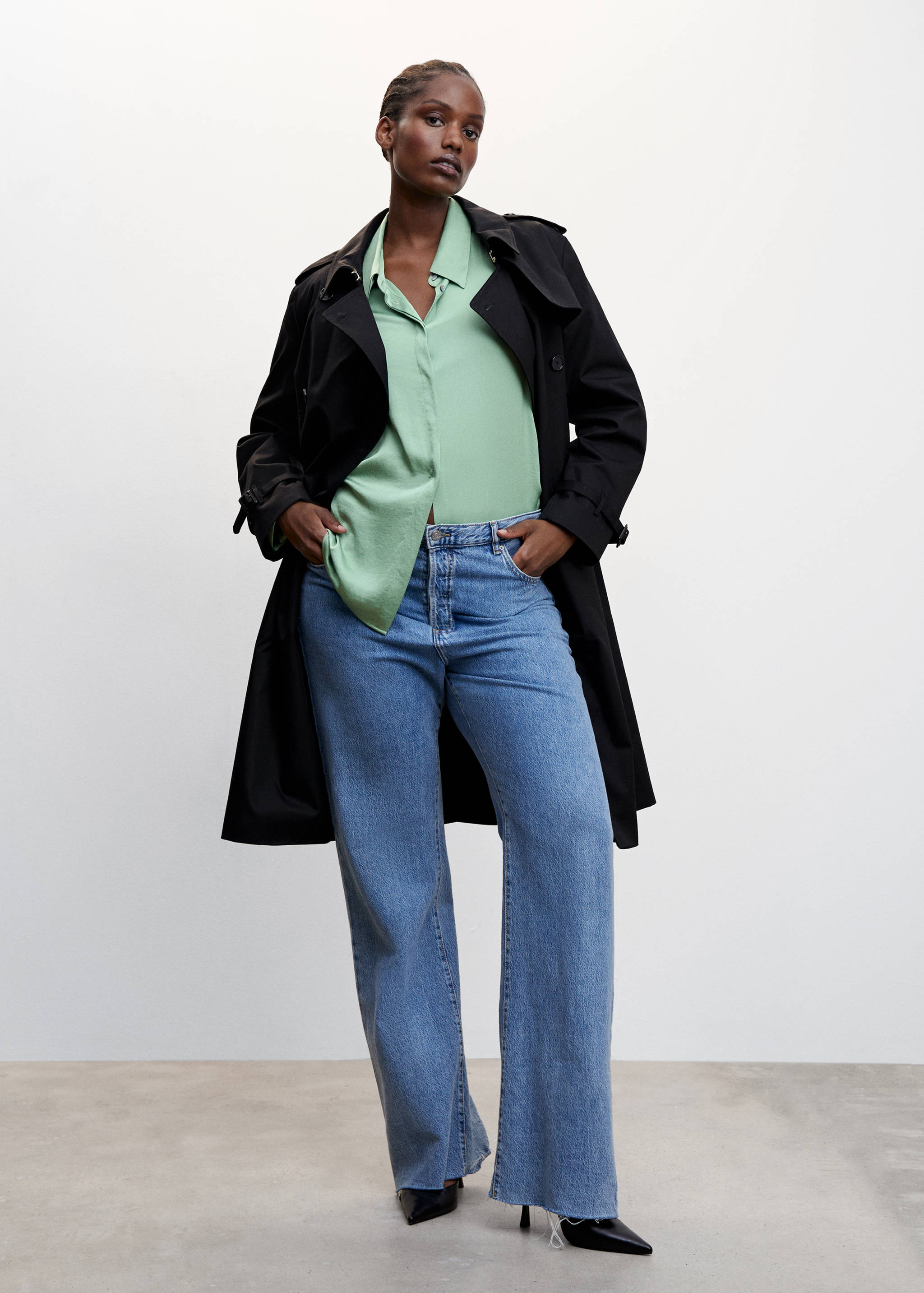 Classic trench coat with belt - Details of the article 3