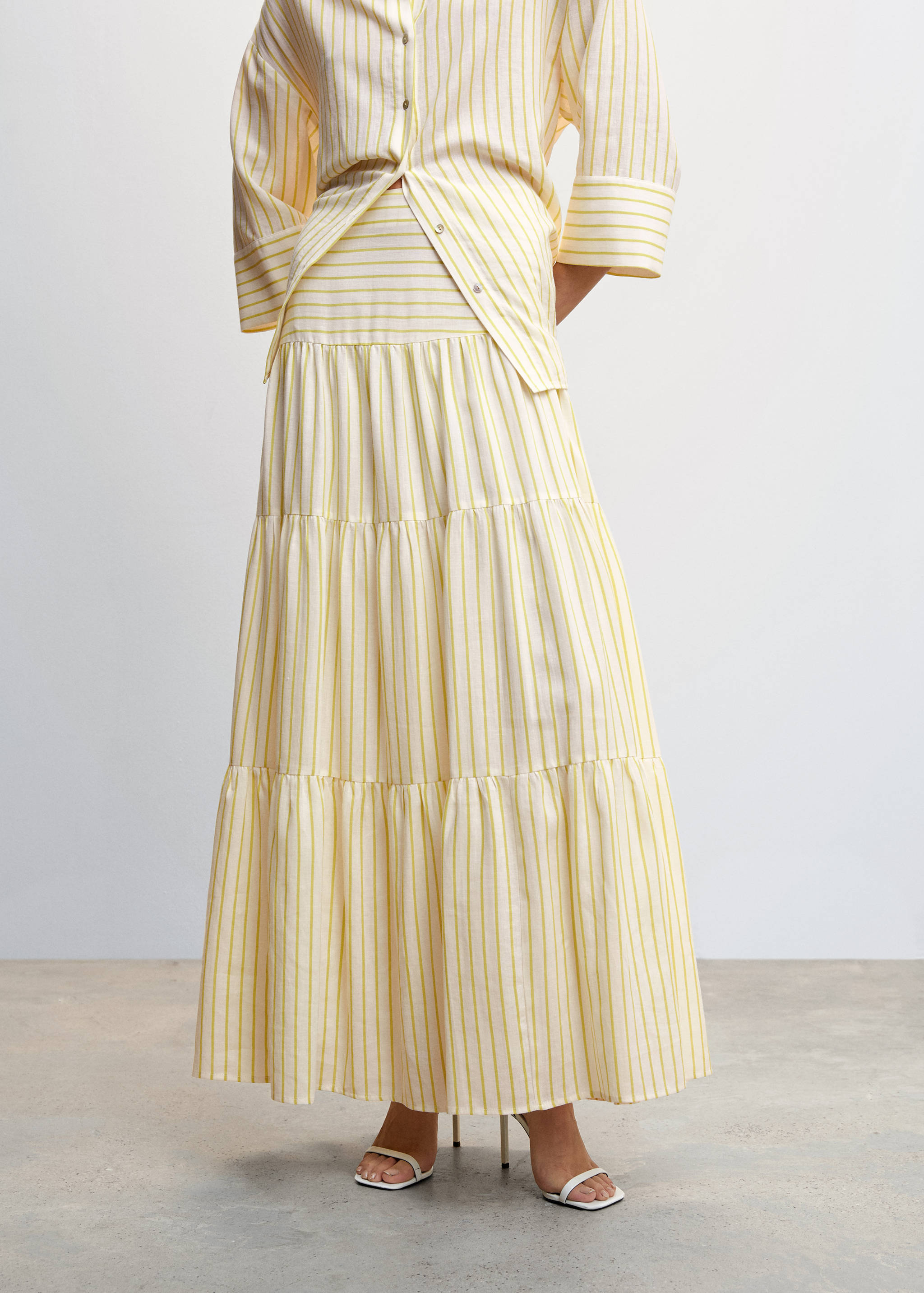 Jupe longue volants - Plan moyen