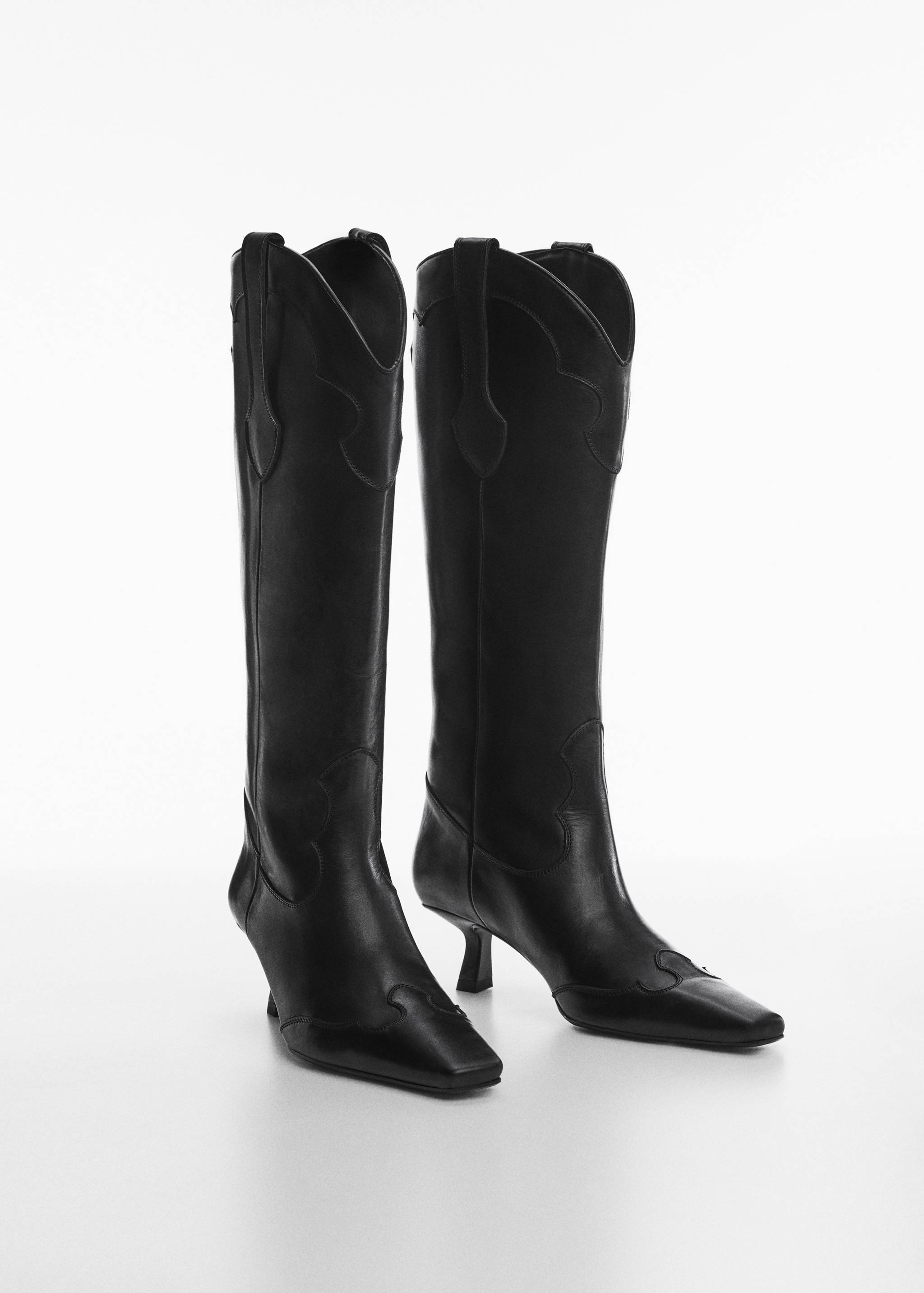 Bota piel cowboy - Plano medio