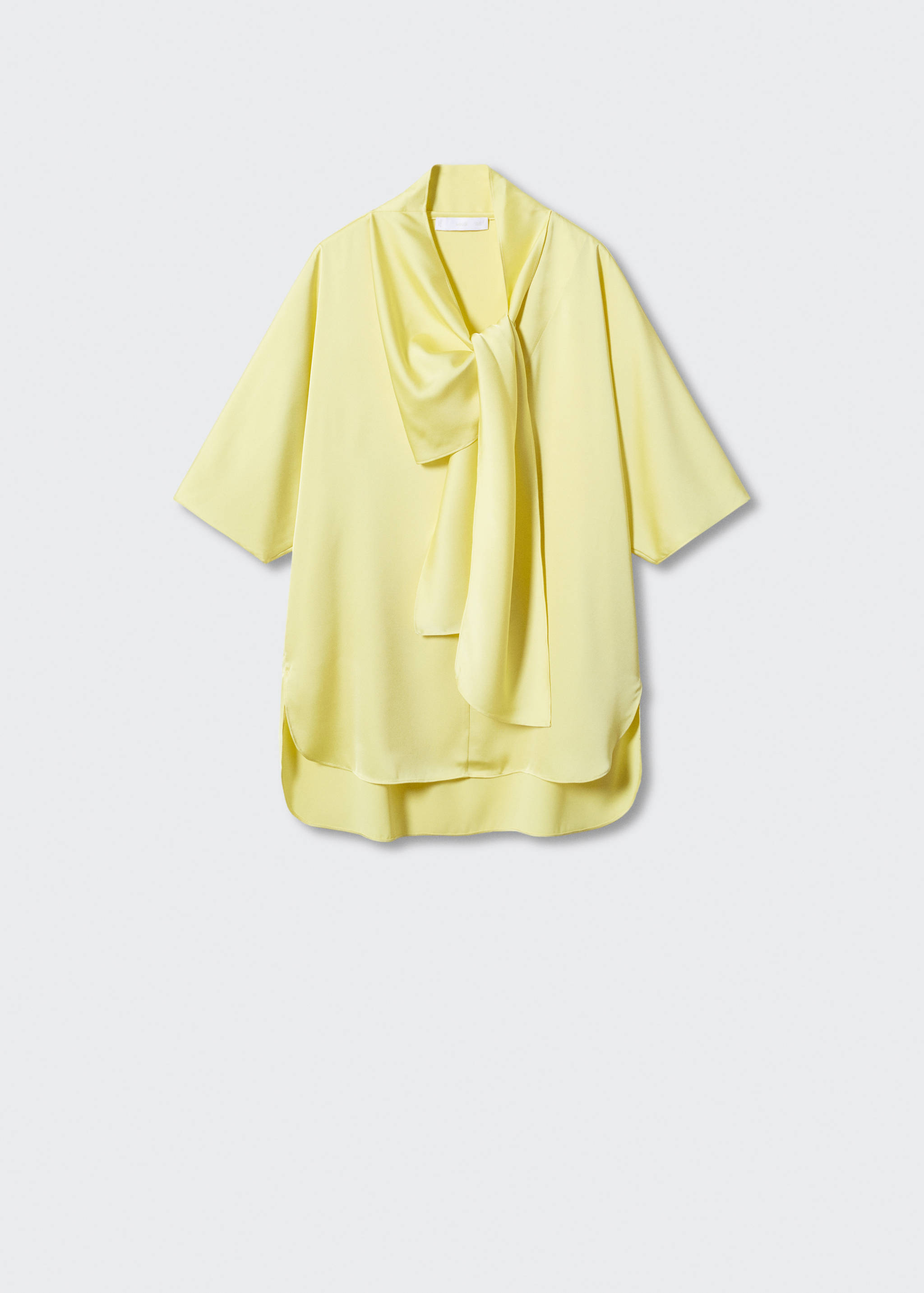 Атласная блузка с бантом - Изделие без модели