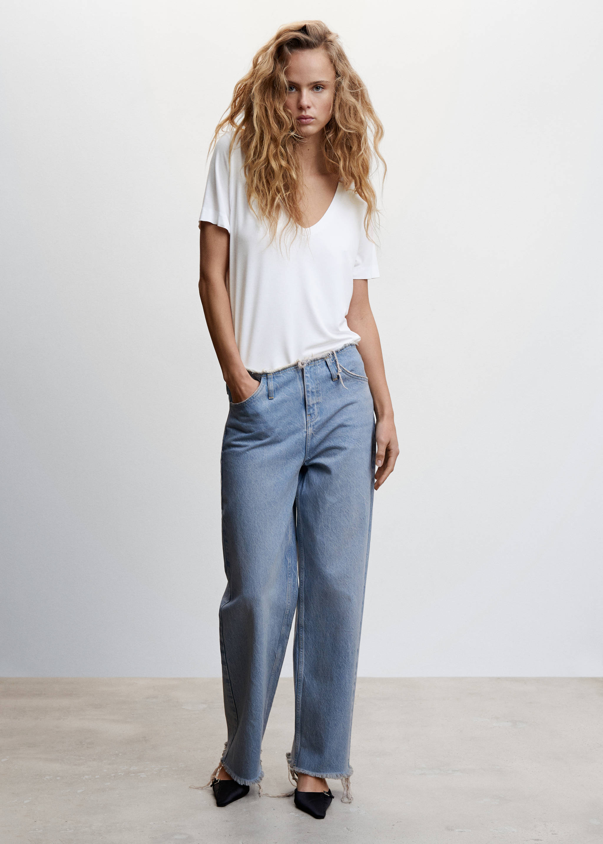 T-shirt fluide col V - Plan général