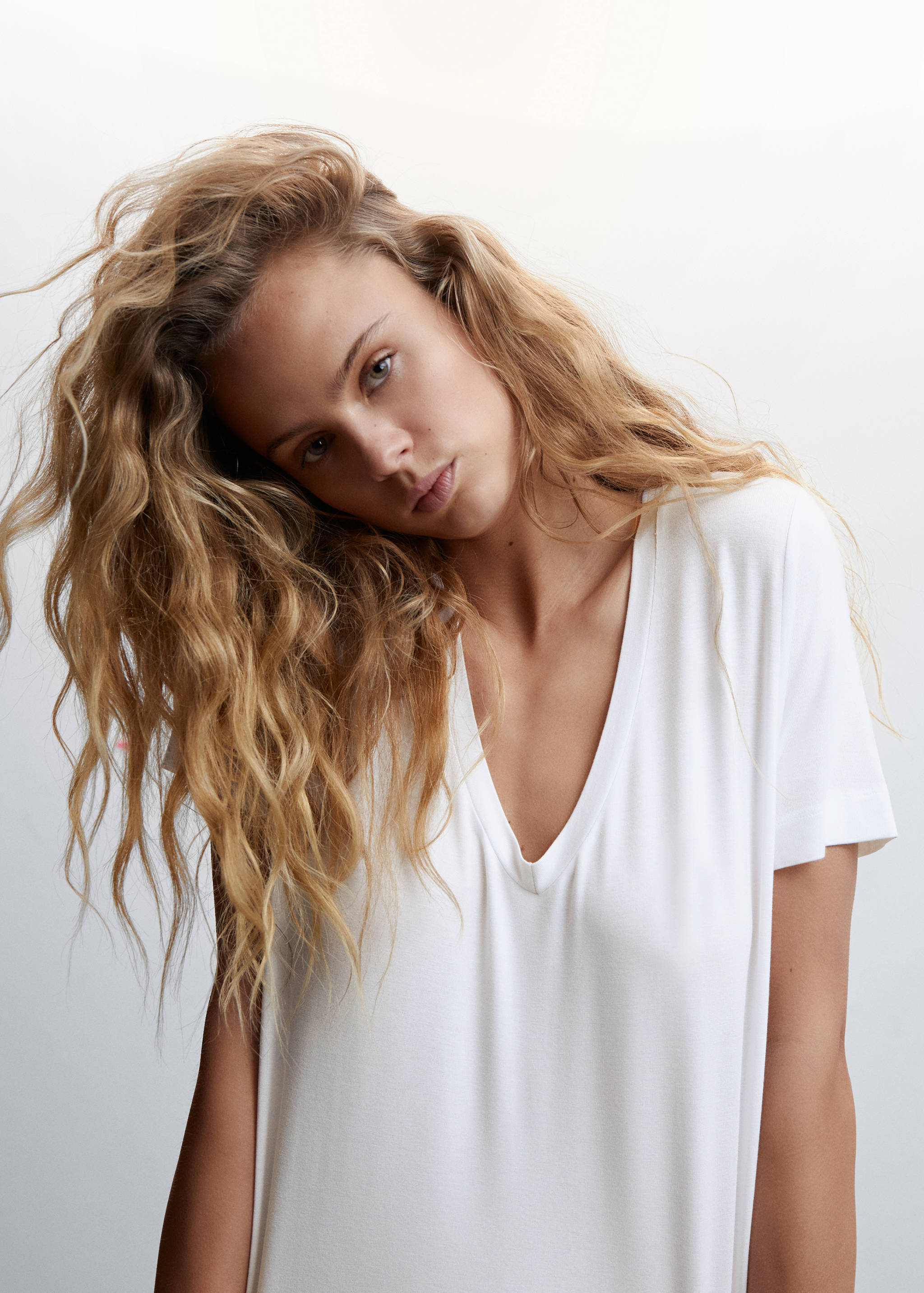 T-shirt fluide col V - Détail de l'article 1