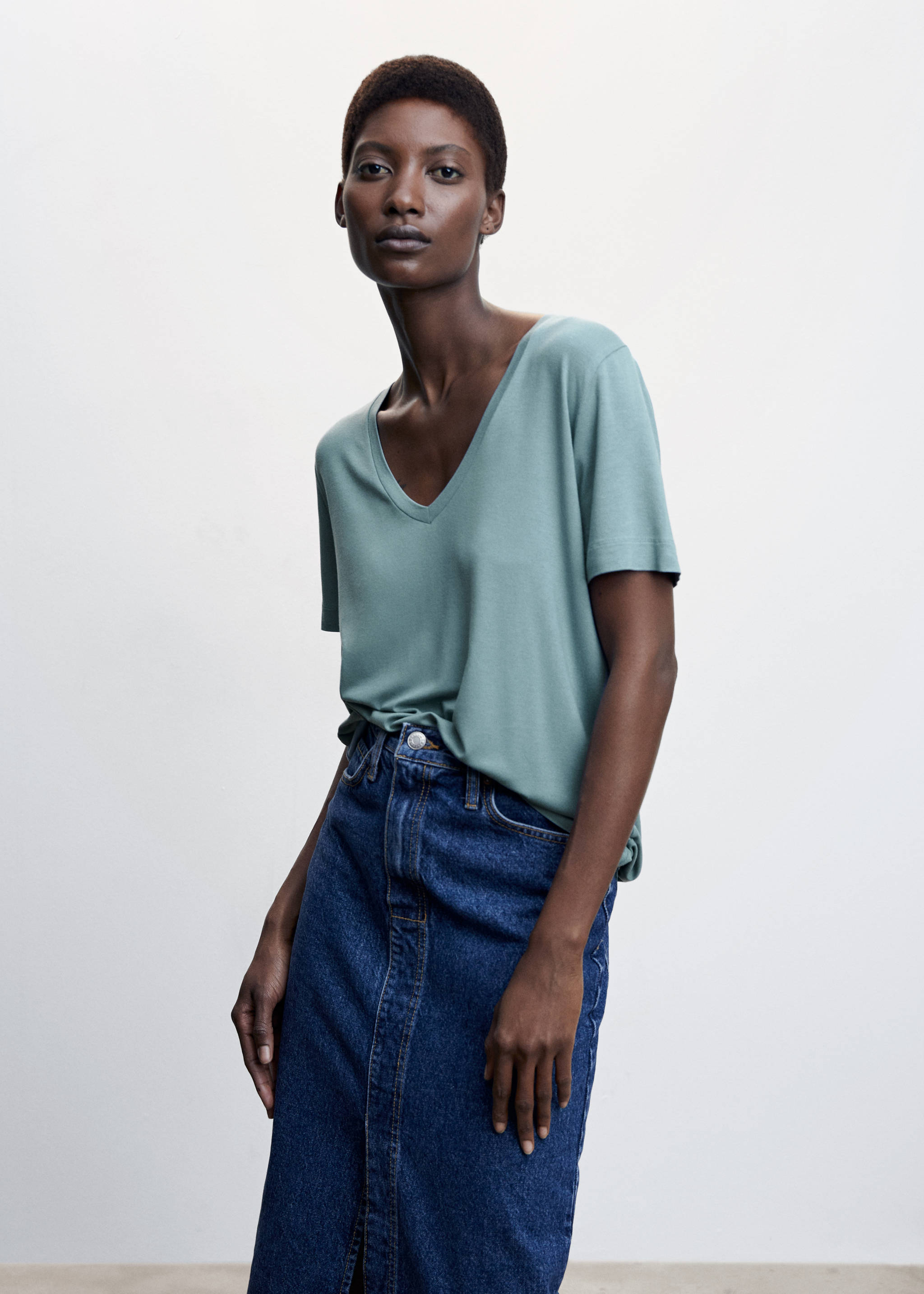 T-shirt fluide col V - Plan moyen