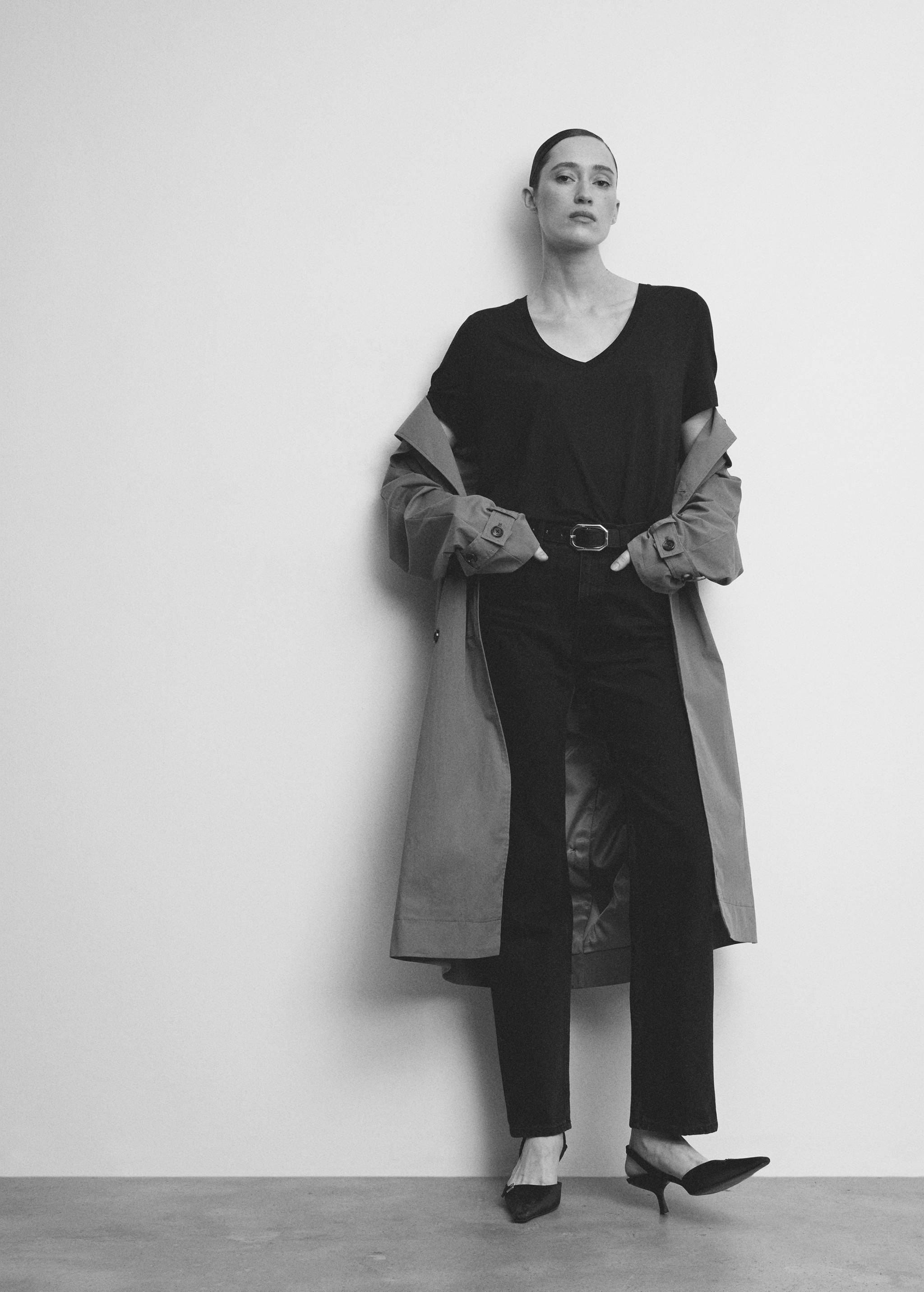 T-shirt fluide col V - Détail de l'article 2