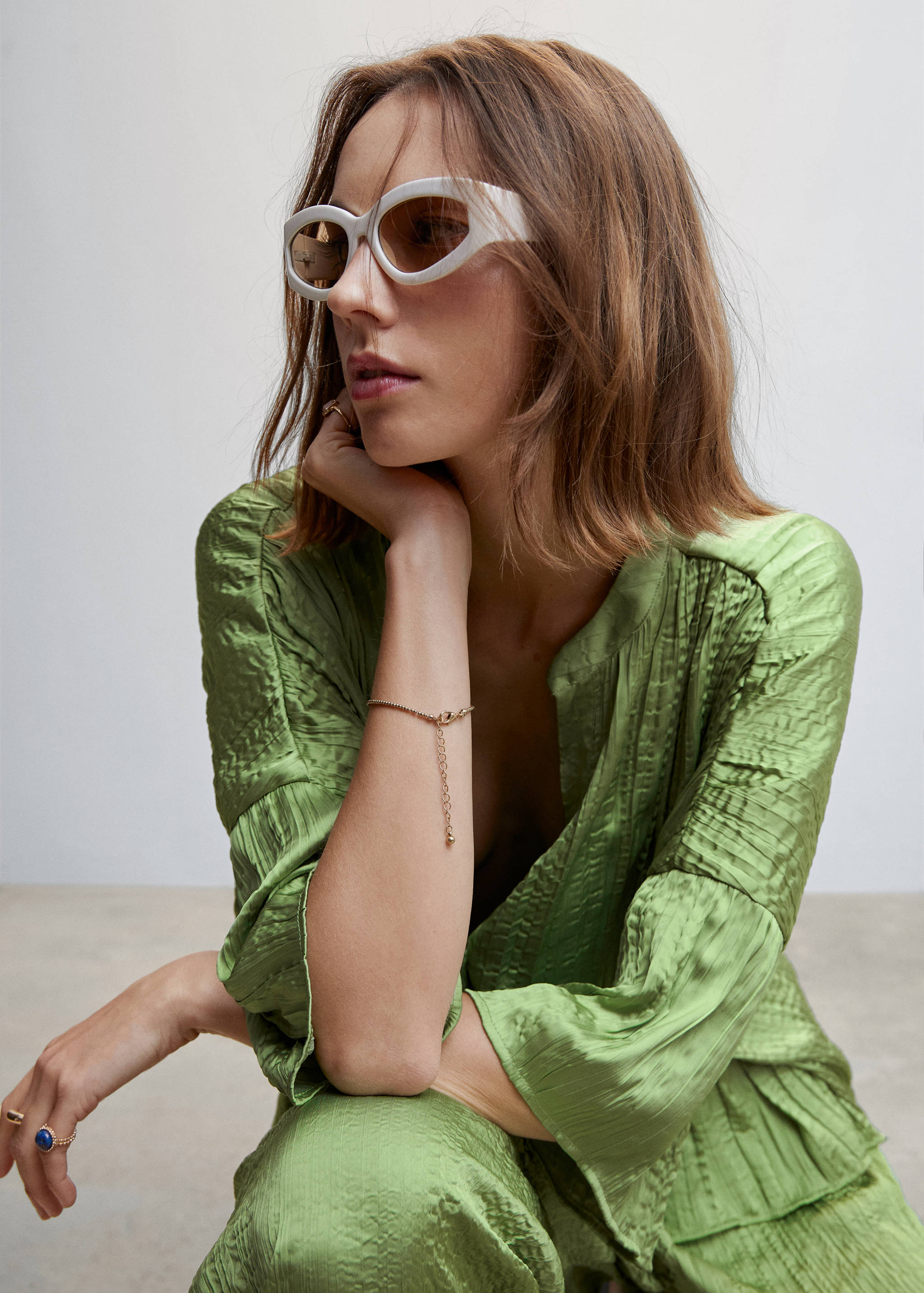 Satin pleated blouse - Details of the article 1