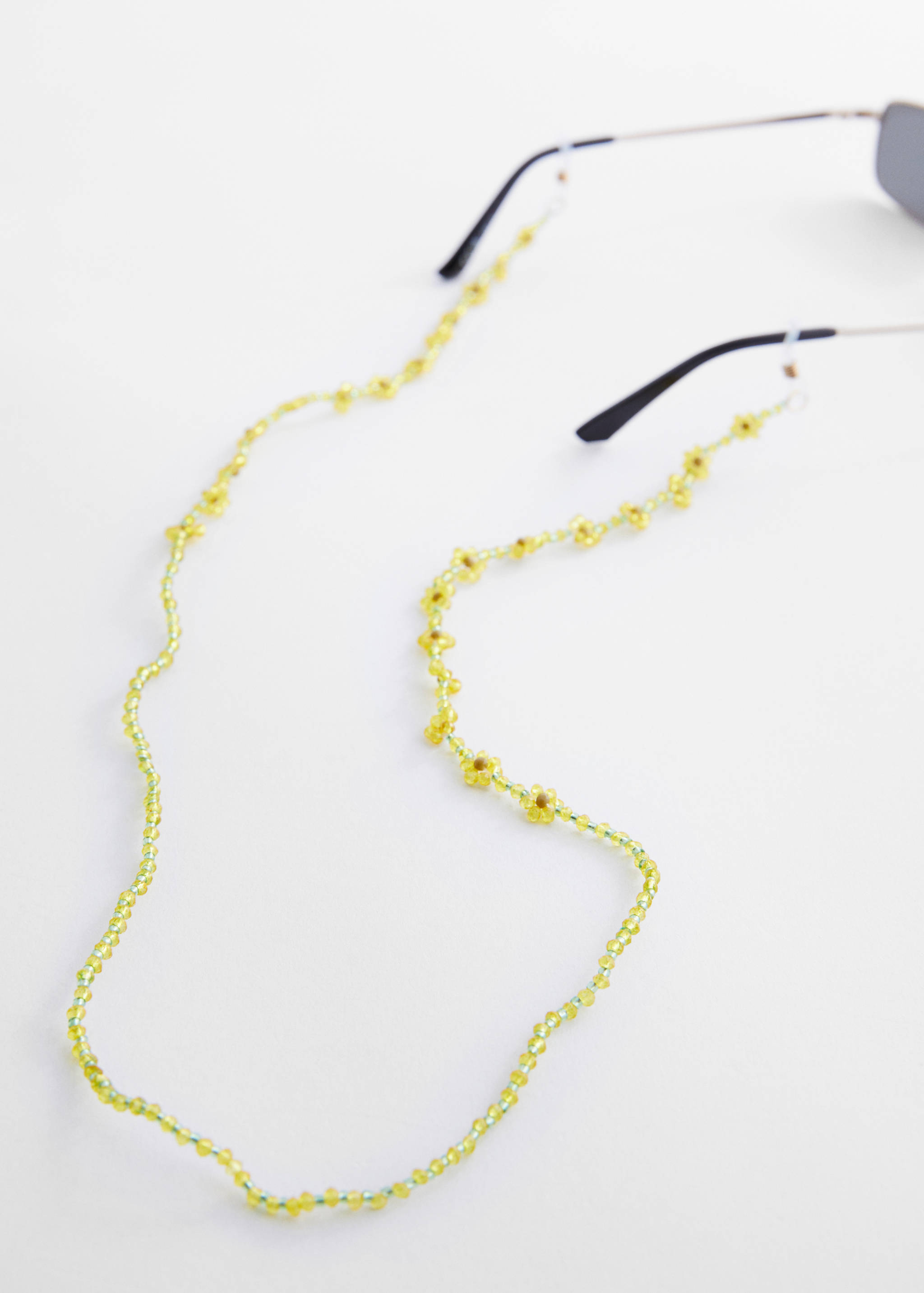 Chaîne lunettes fleurs - Plan moyen