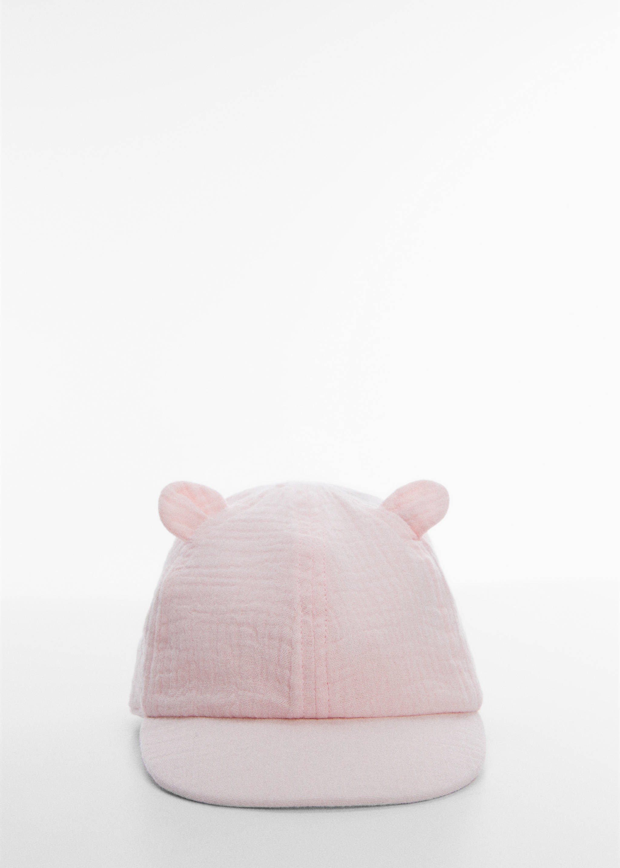 Boné de orelhinhas - Plano médio