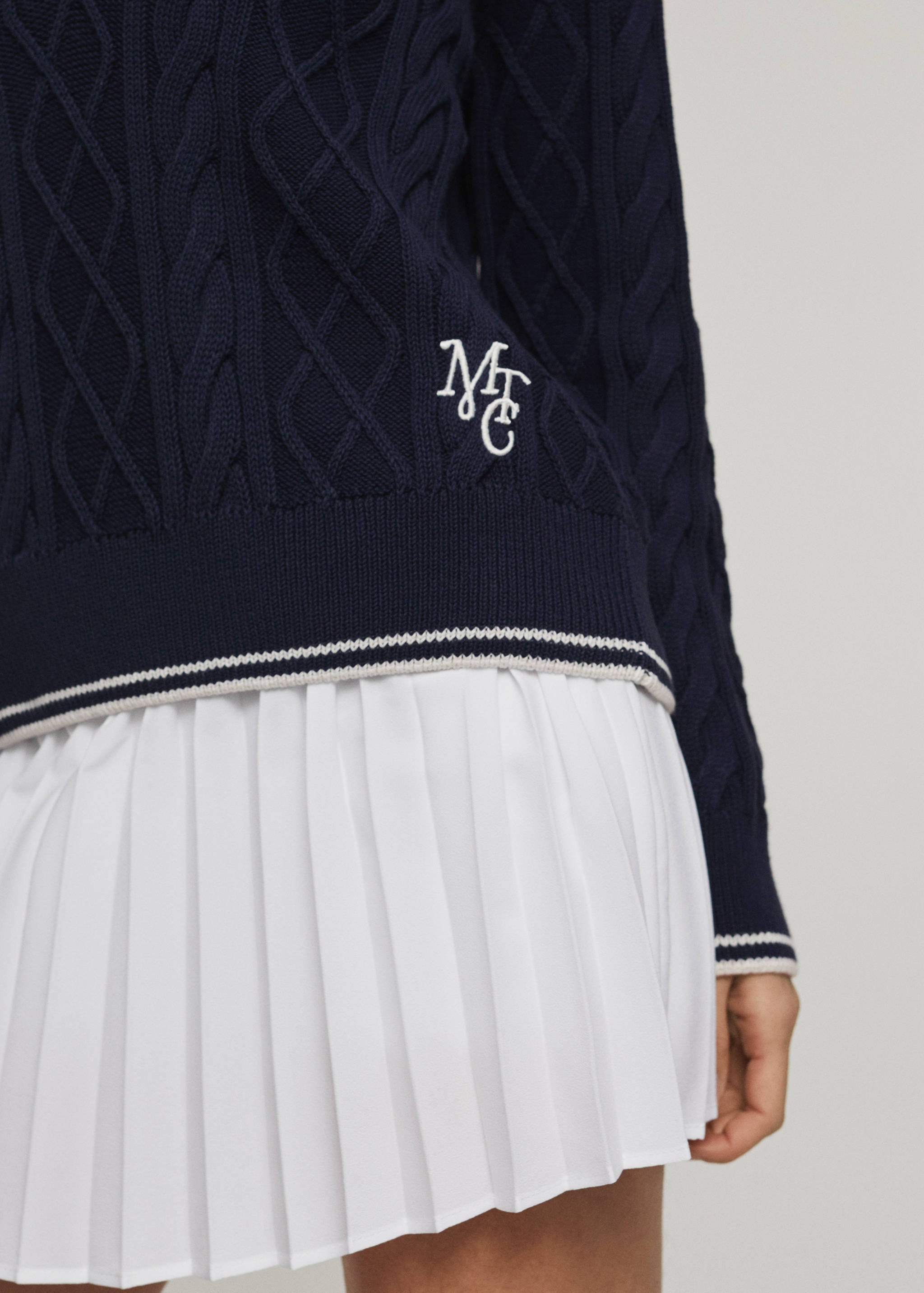 Pull-over torsades col V - Détail de l'article 6