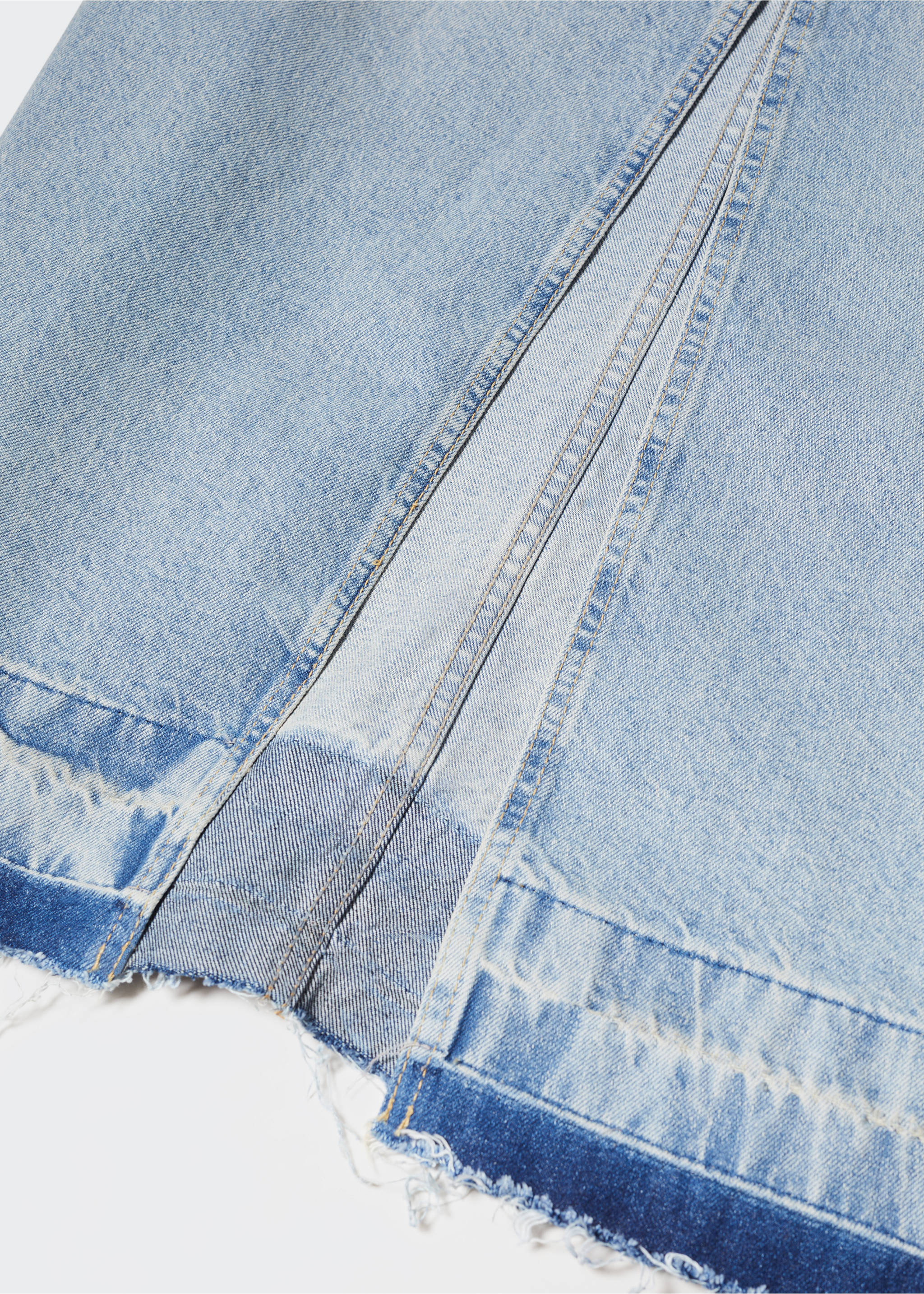 Long denim skirt - Details of the article 8, Light Vintage Blue. Ref: 47087140-00.