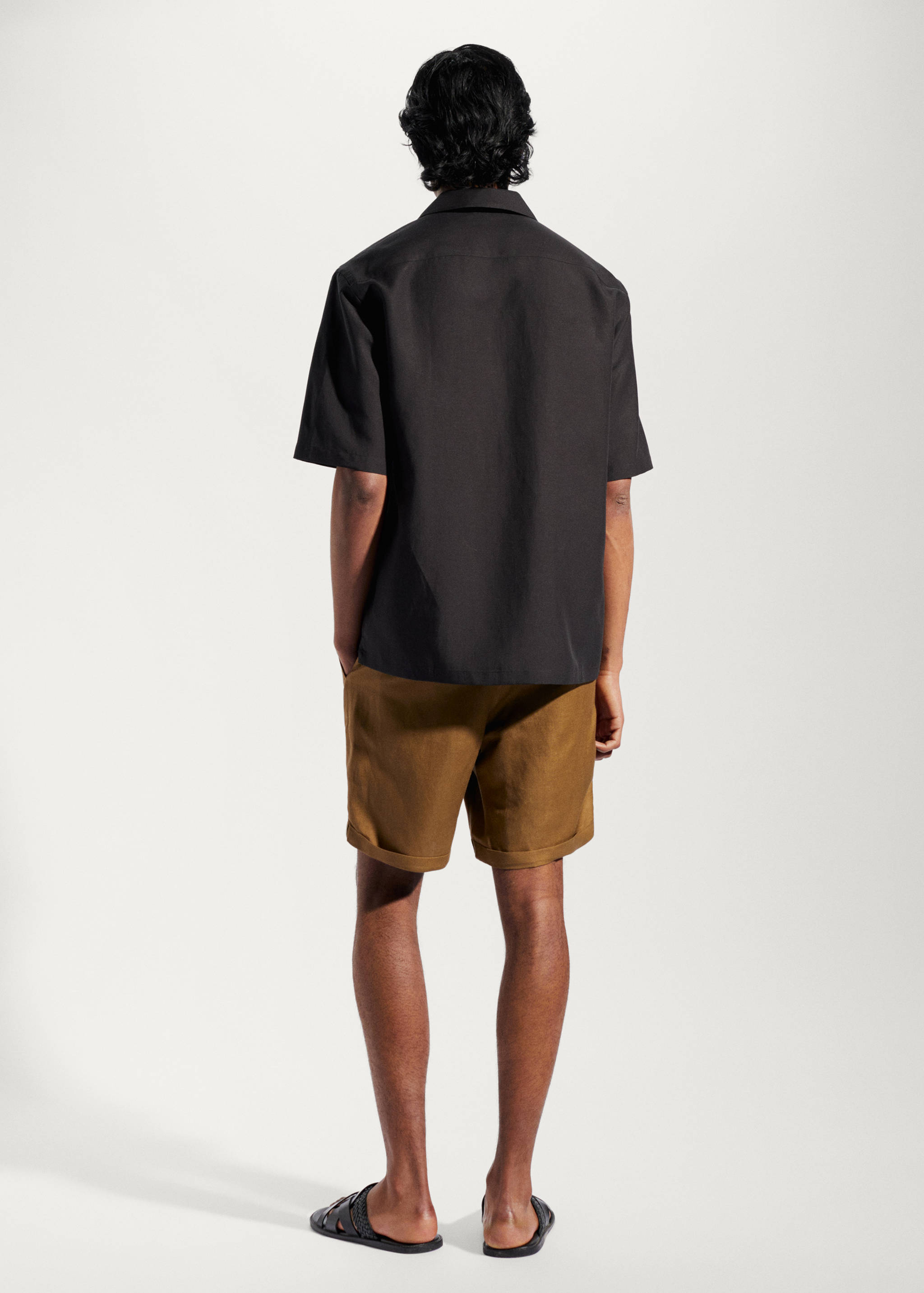 Regular-fit linen bowling shirt - Reverse of the article