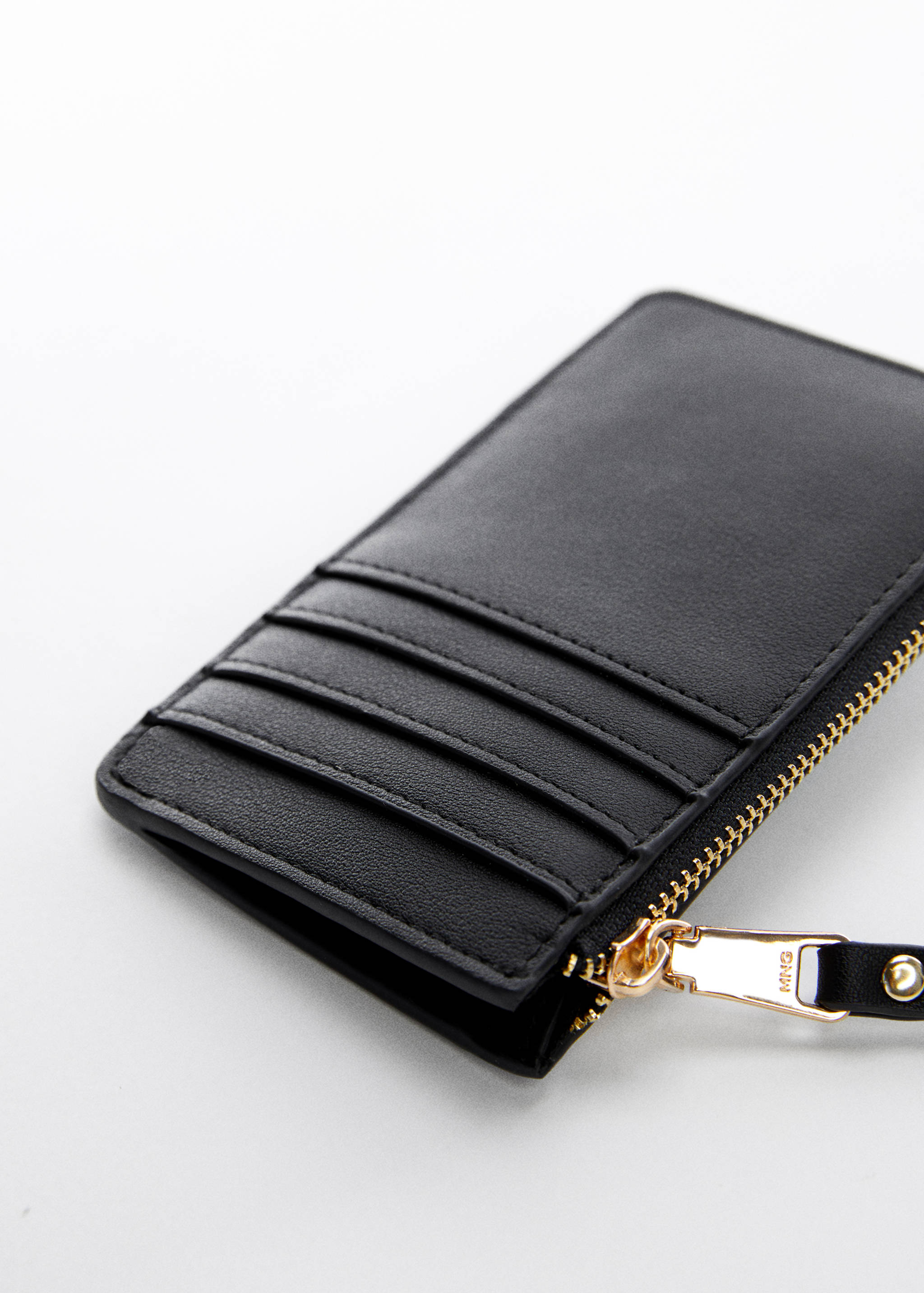 Card holder with button and logo - Details of the article 1