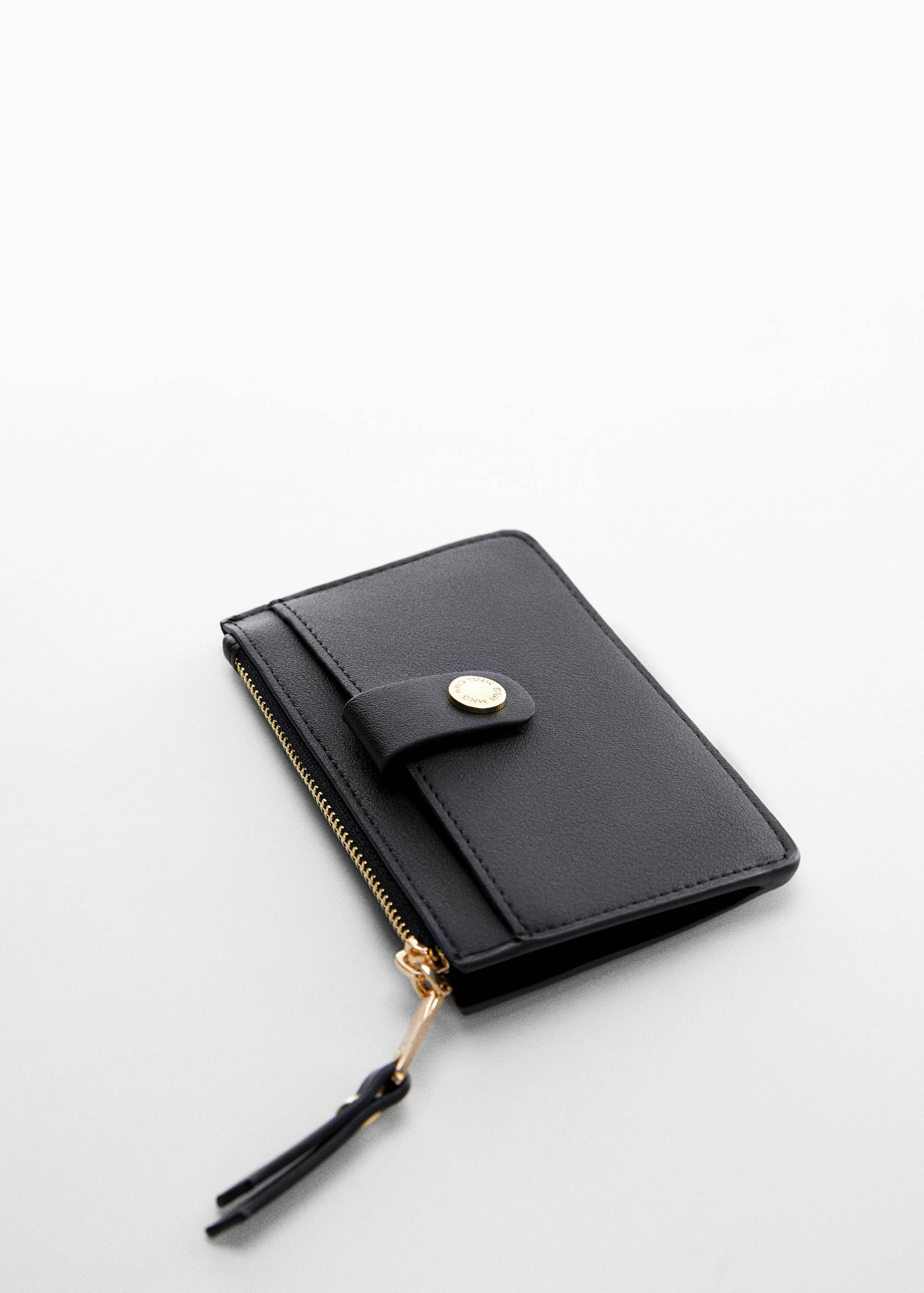 Card holder with button and logo - Details of the article 2