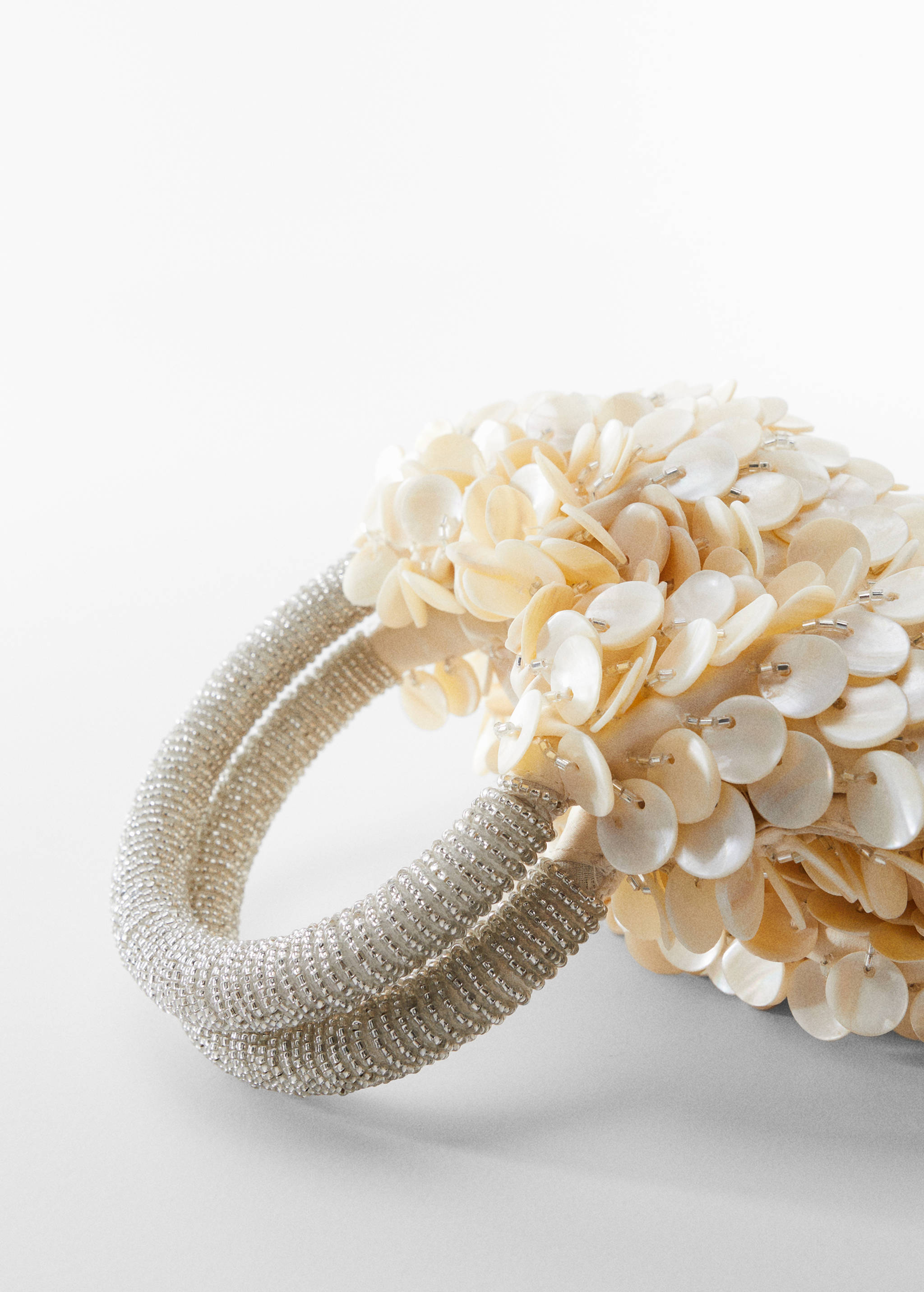 Mini mother-of-pearl bead bag  - Details of the article 1