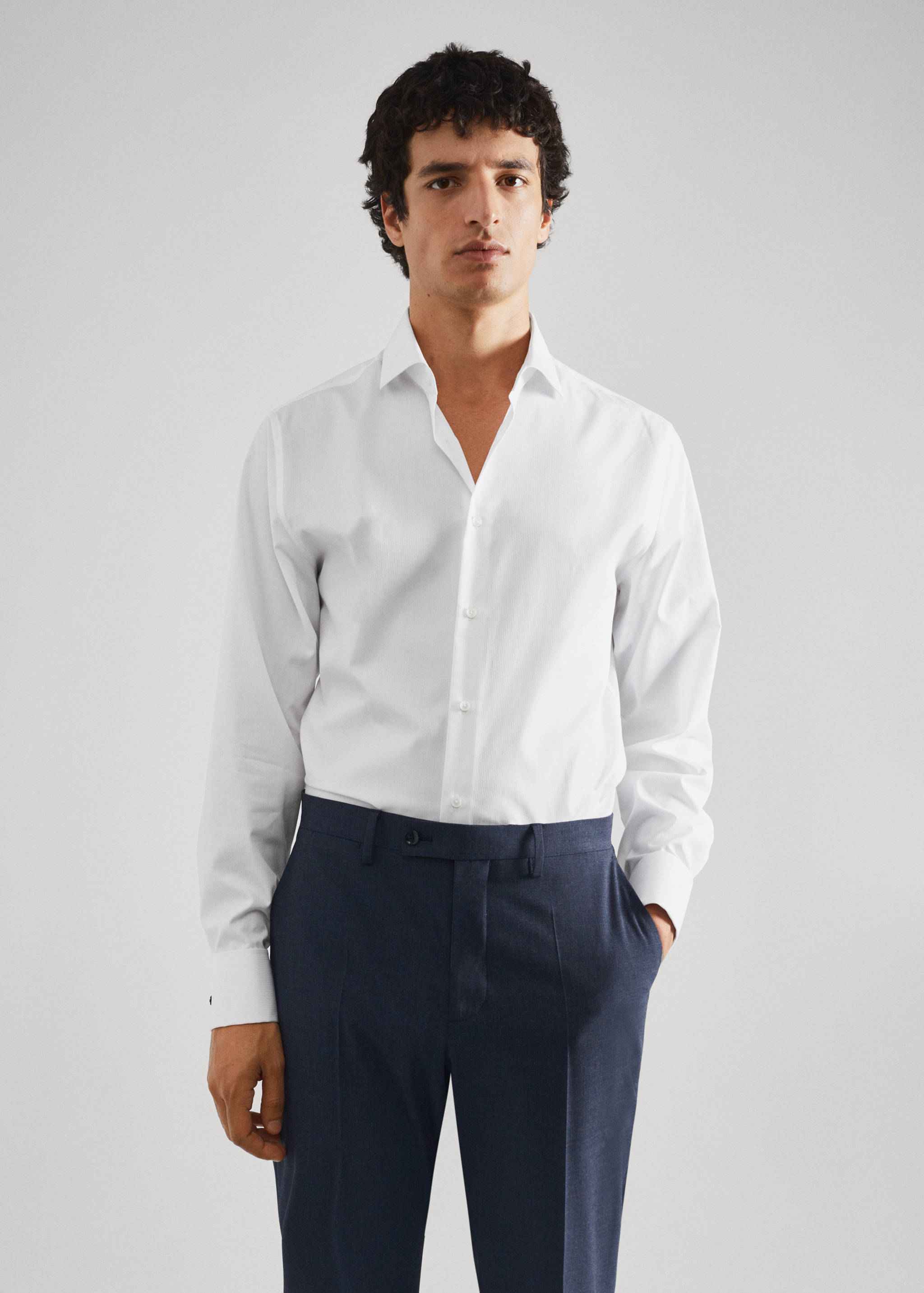 Chemise costume regular fit boutons de manchette - Plan moyen