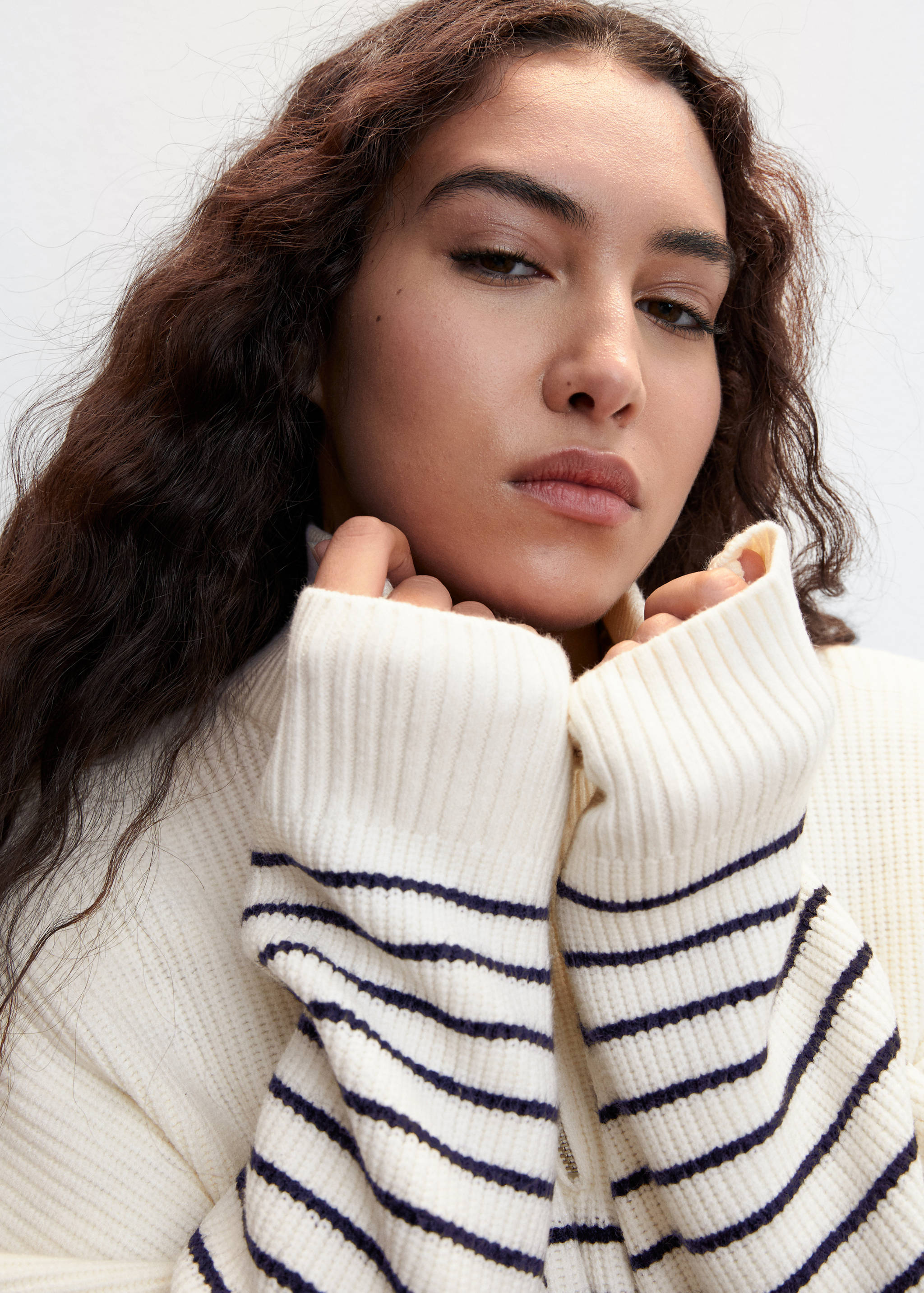 Striped sweater with zip - Details of the article 5