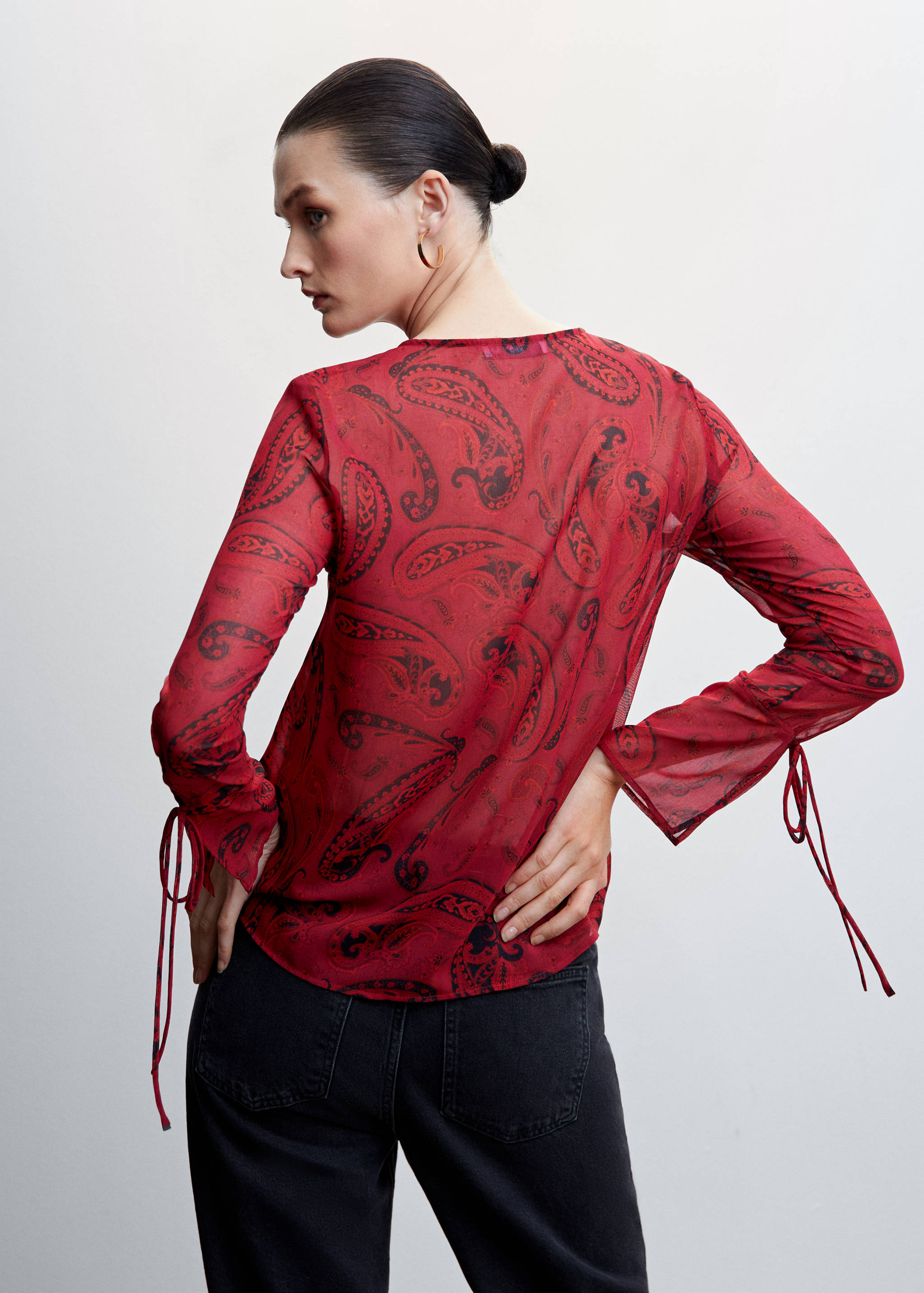 Paisley blouse with bow - Reverse of the article