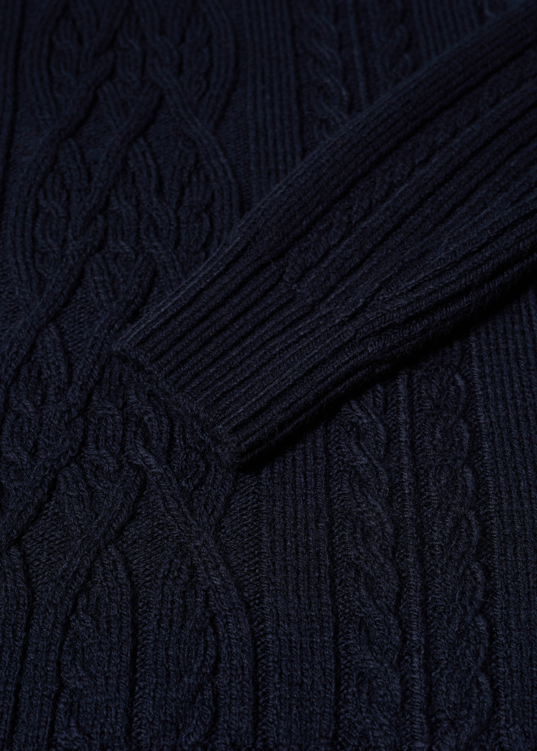 Knitted braided sweater - Details of the article 8
