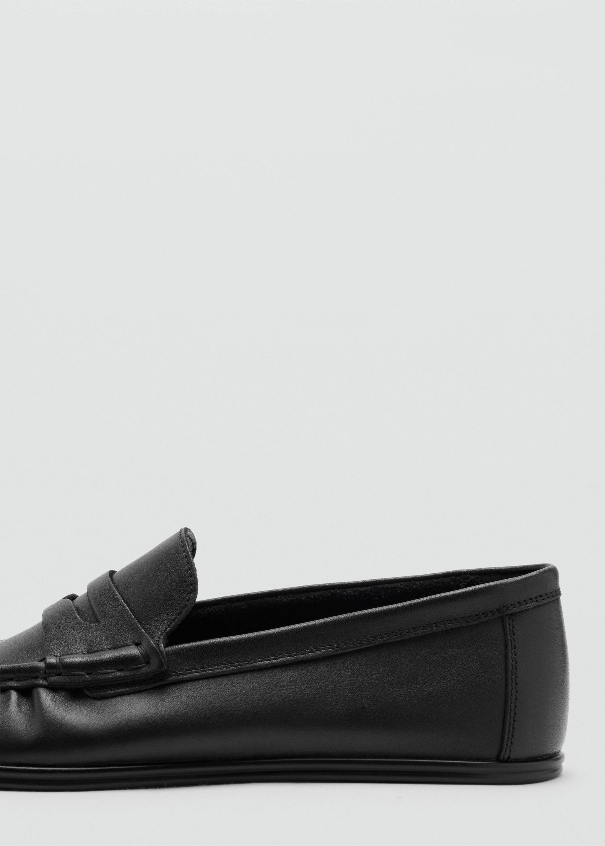 Black leather penny loafer detail., Black. Ref: 47091370-00.