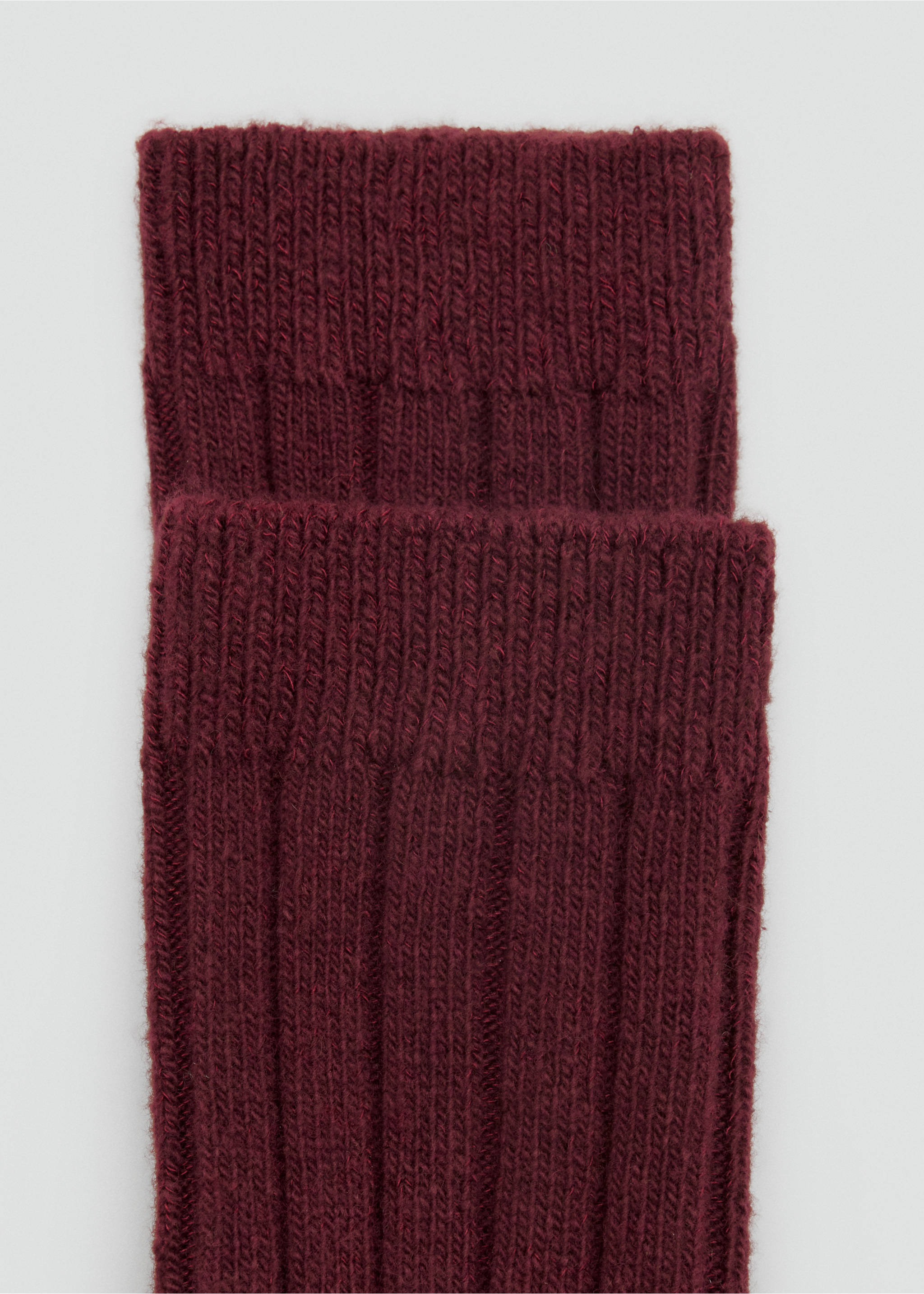 Dark red ribbed knit socks., Burgundy. Ref: 47091381-00.