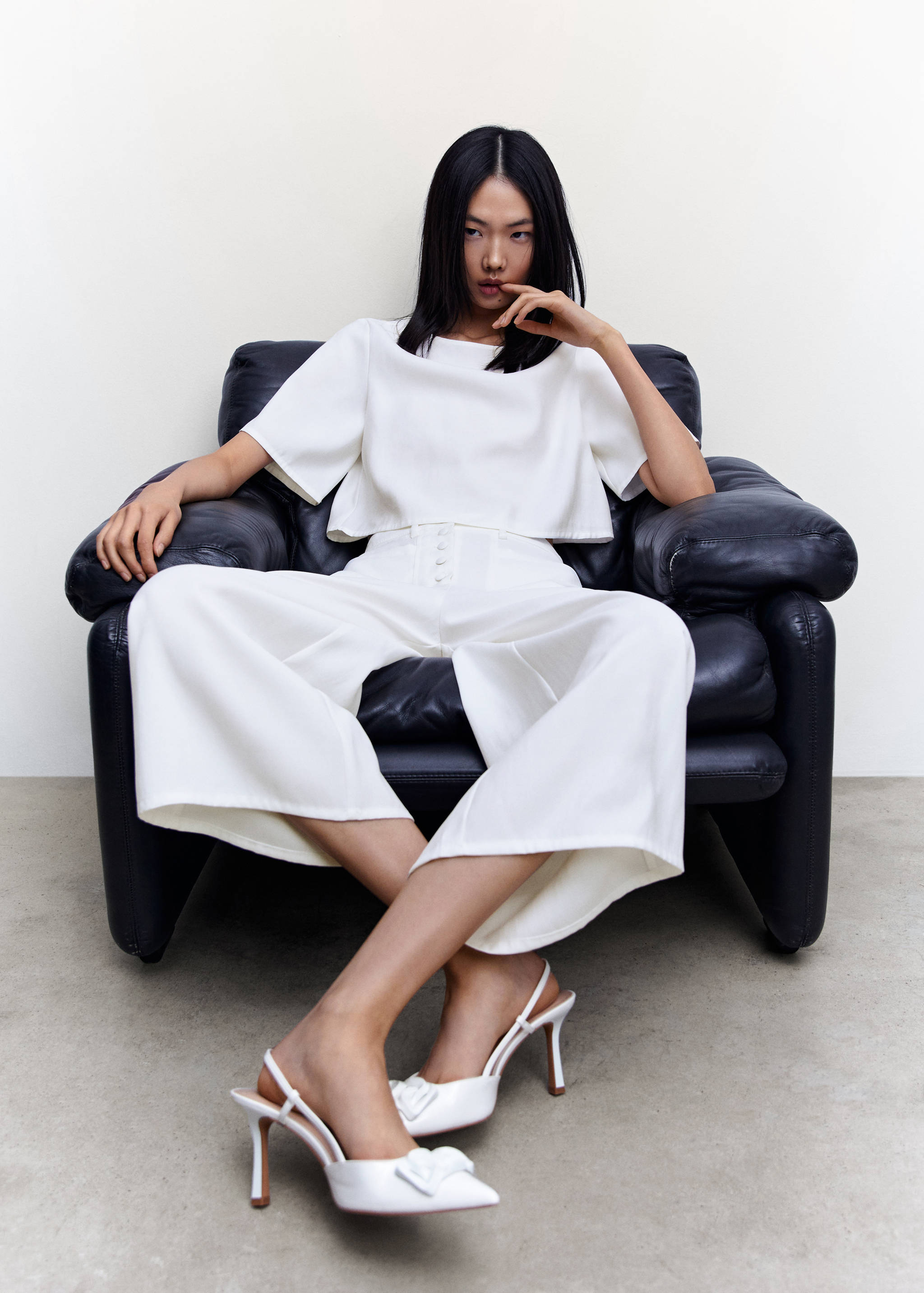 بنطال نسائي واسع به أزرار - تفاصيل المنتج 2