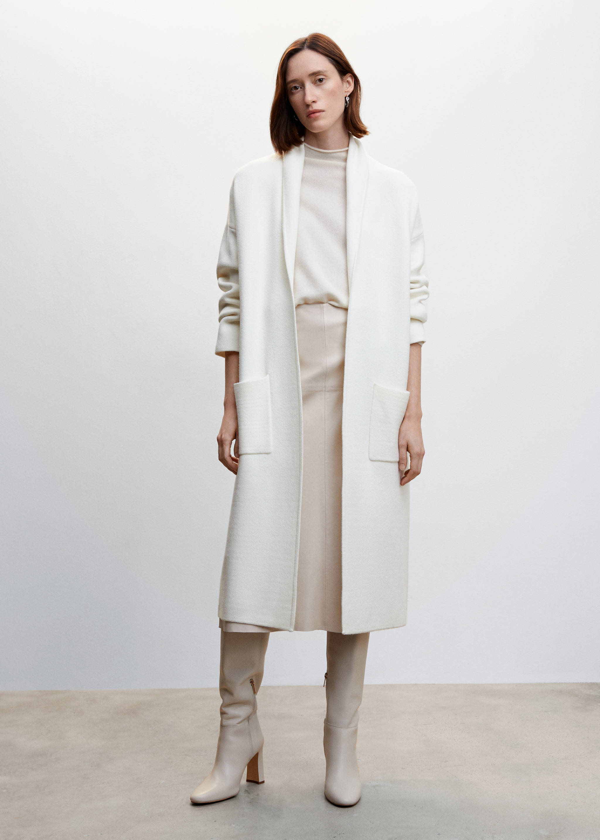 معطف محبوك كبير الحجم بجيوب - رؤية عامة