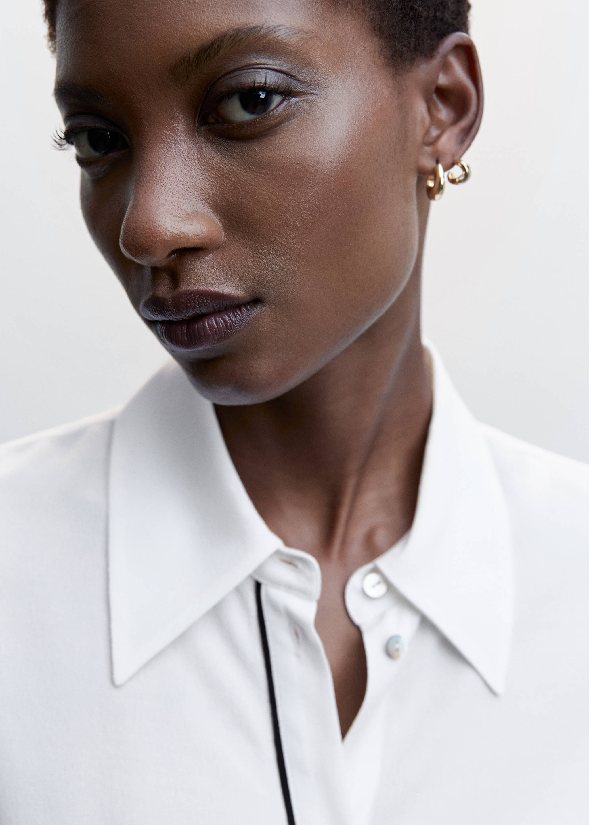 Contrast trim shirt - Details of the article 1