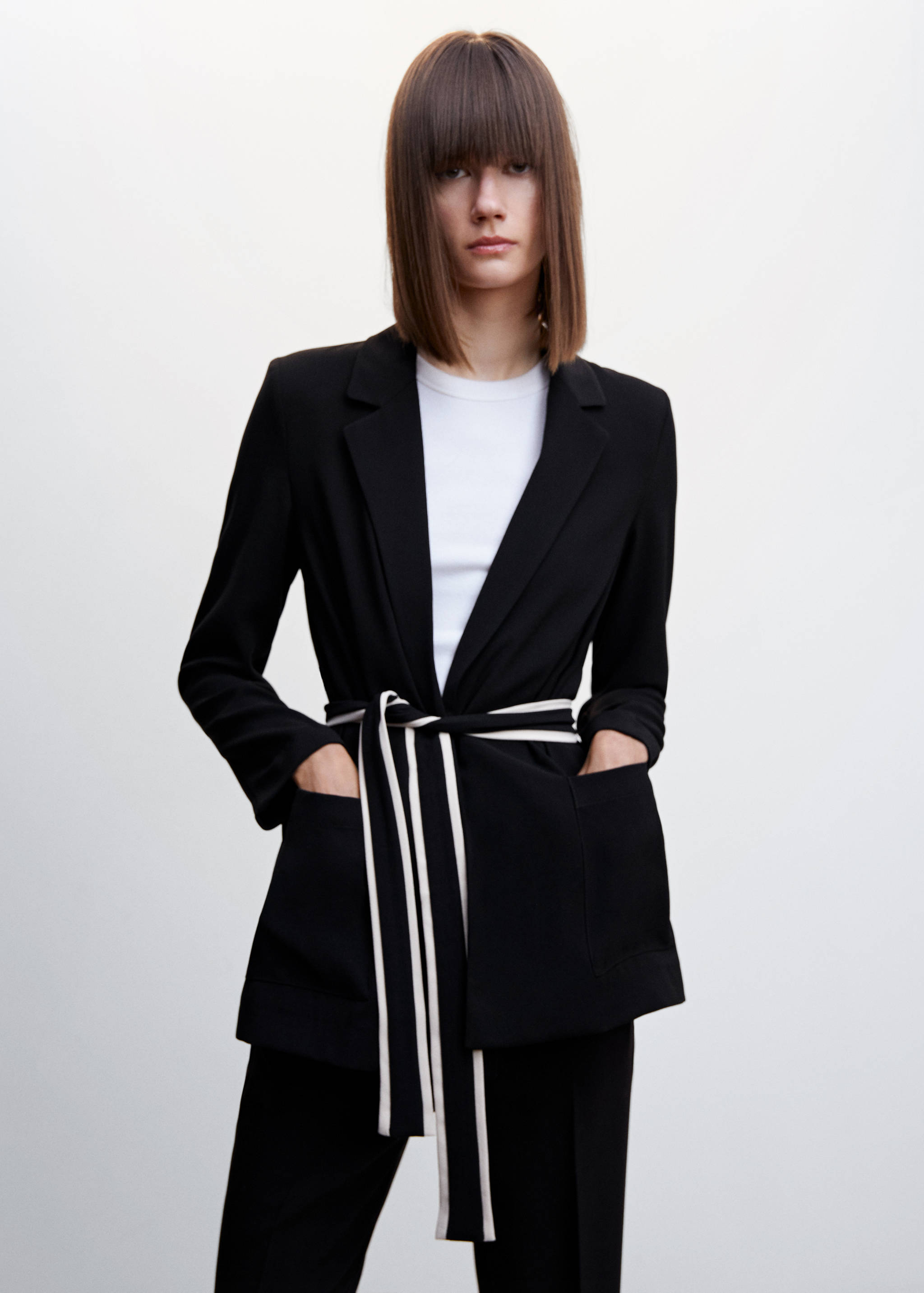 Veste costume ceinture - Plan moyen