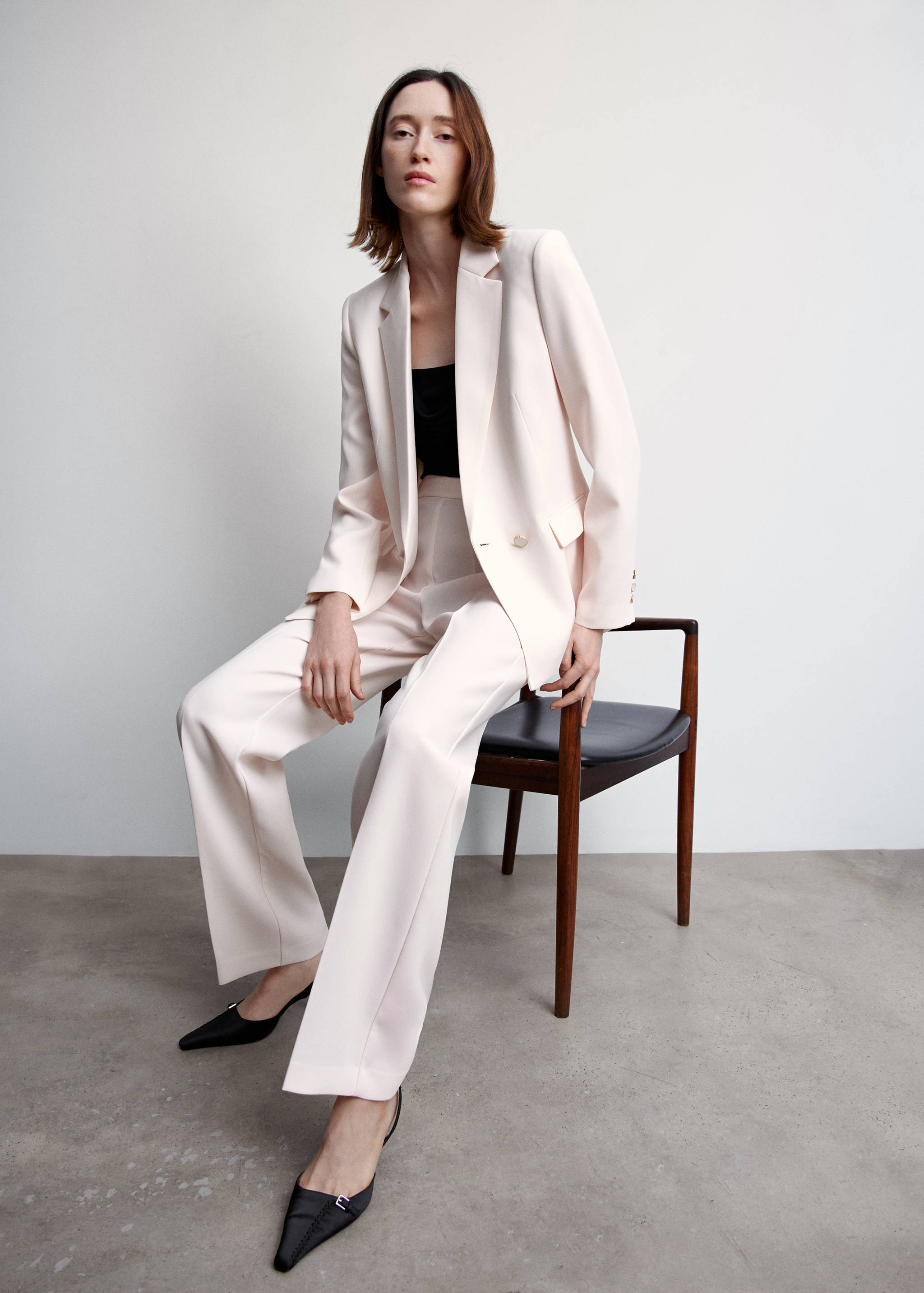 Suit blazer with buttons  - Details of the article 2