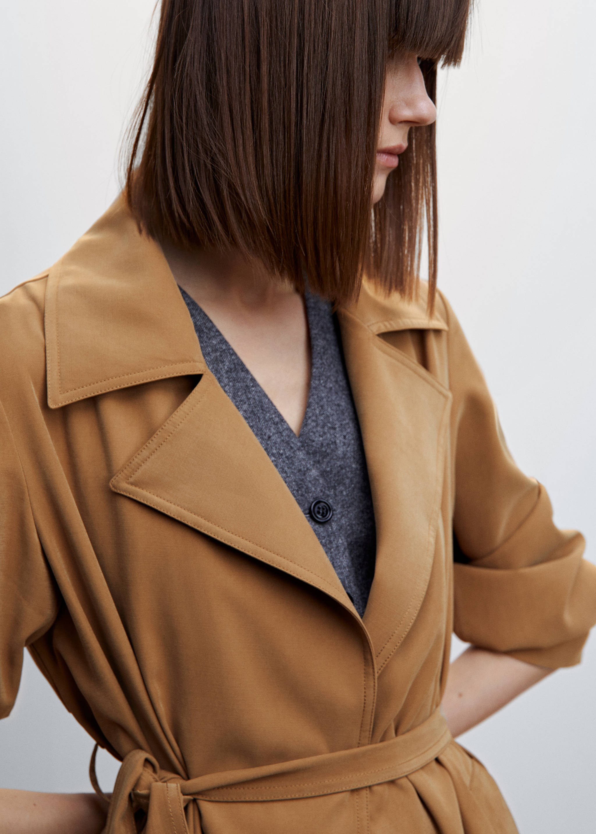 Flowy lapel trench - Details of the article 1