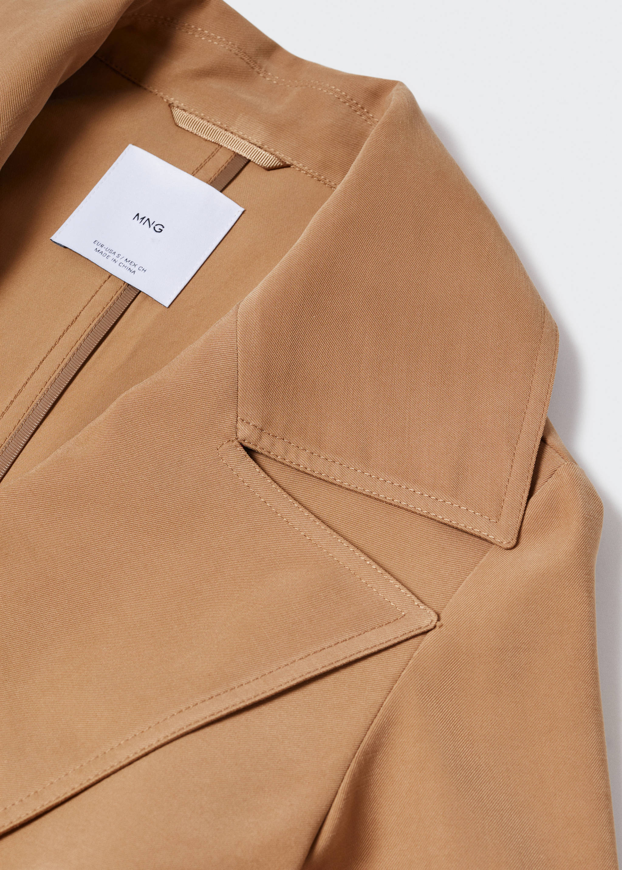 Flowy lapel trench - Details of the article 8