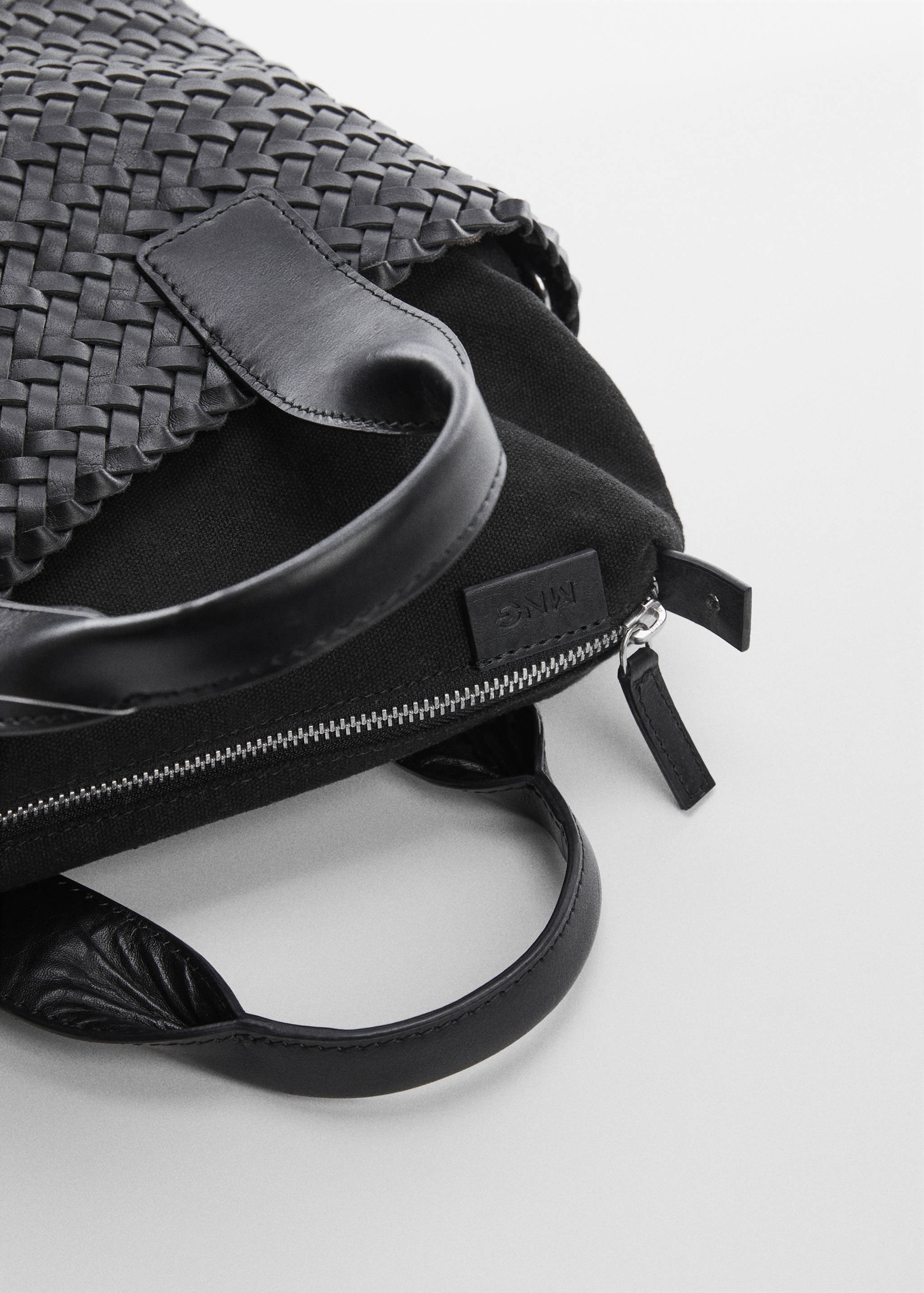 Braided leather bag - Details of the article 1