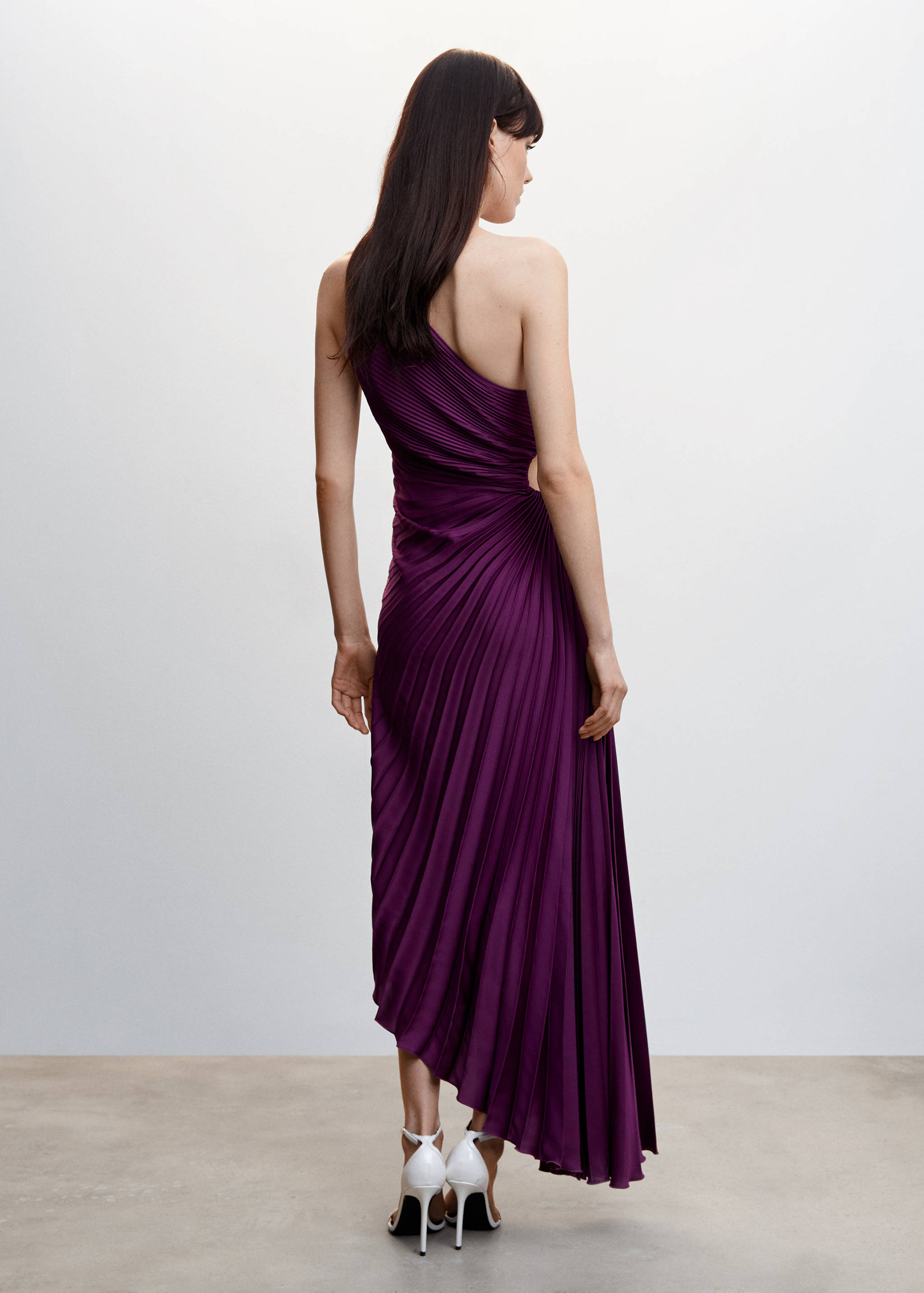 Asymmetrical pleated dress - Reverse of the article