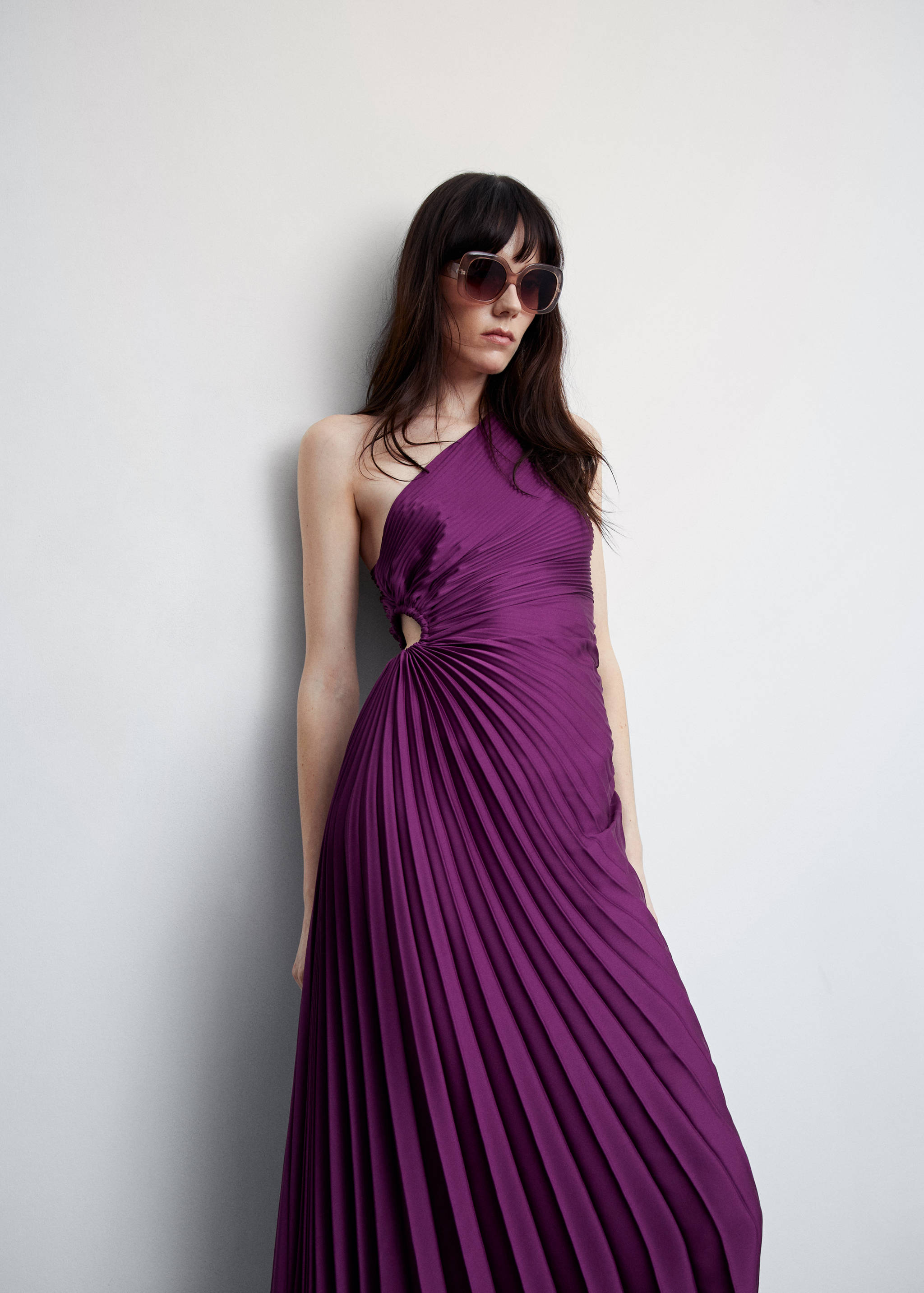 Asymmetrical pleated dress - Details of the article 2
