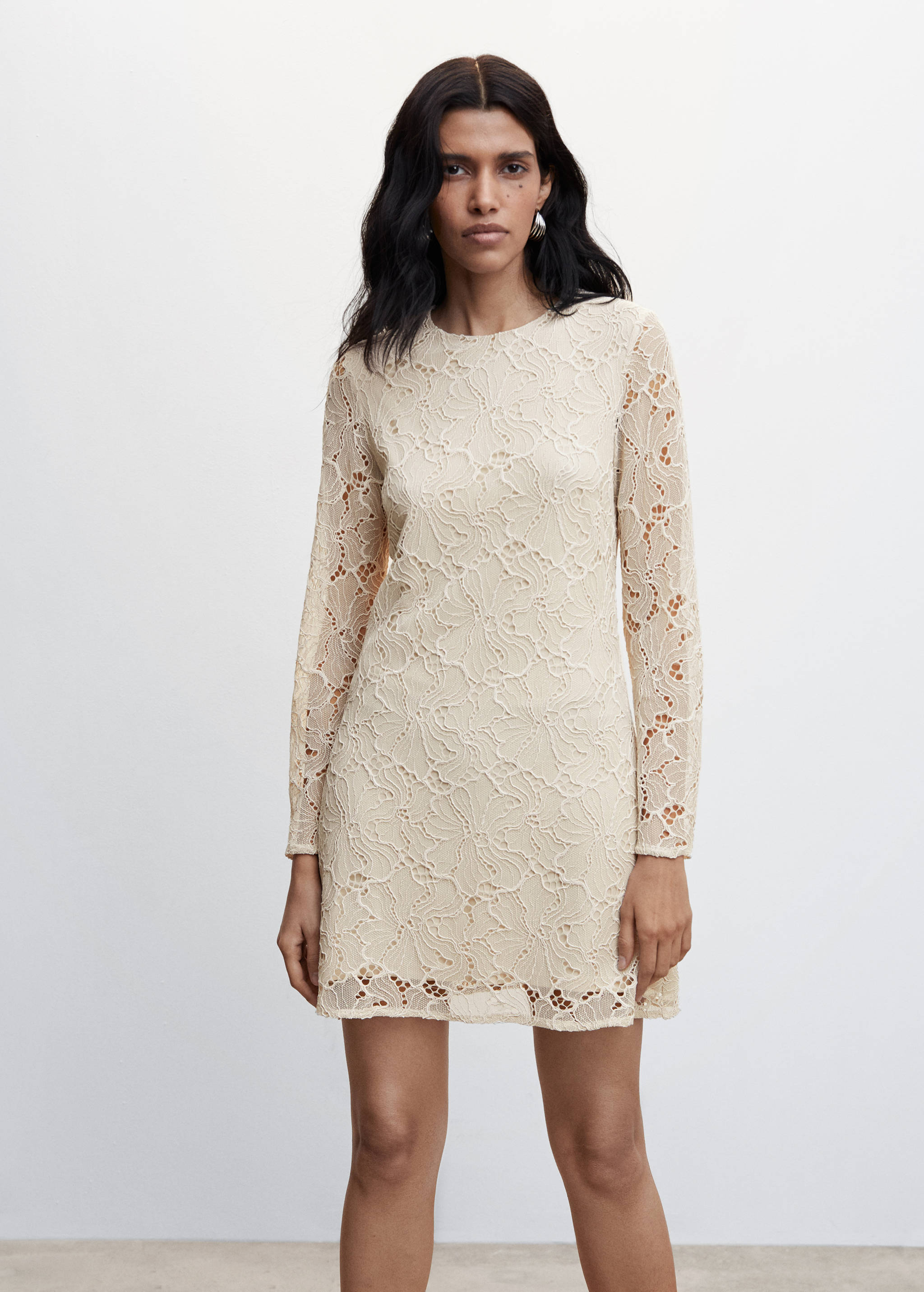 Vestido corto encaje - Plano medio