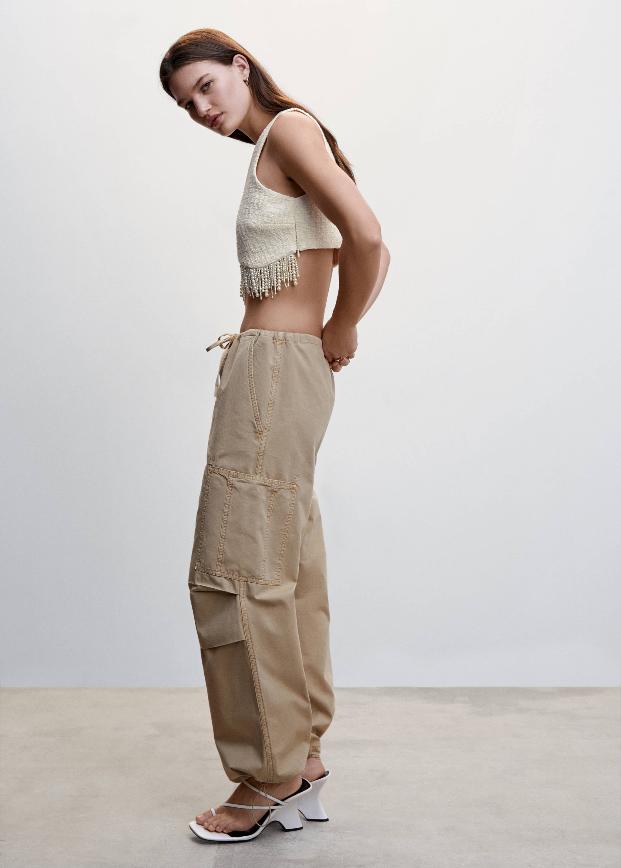 Under pearls top - Details of the article 1