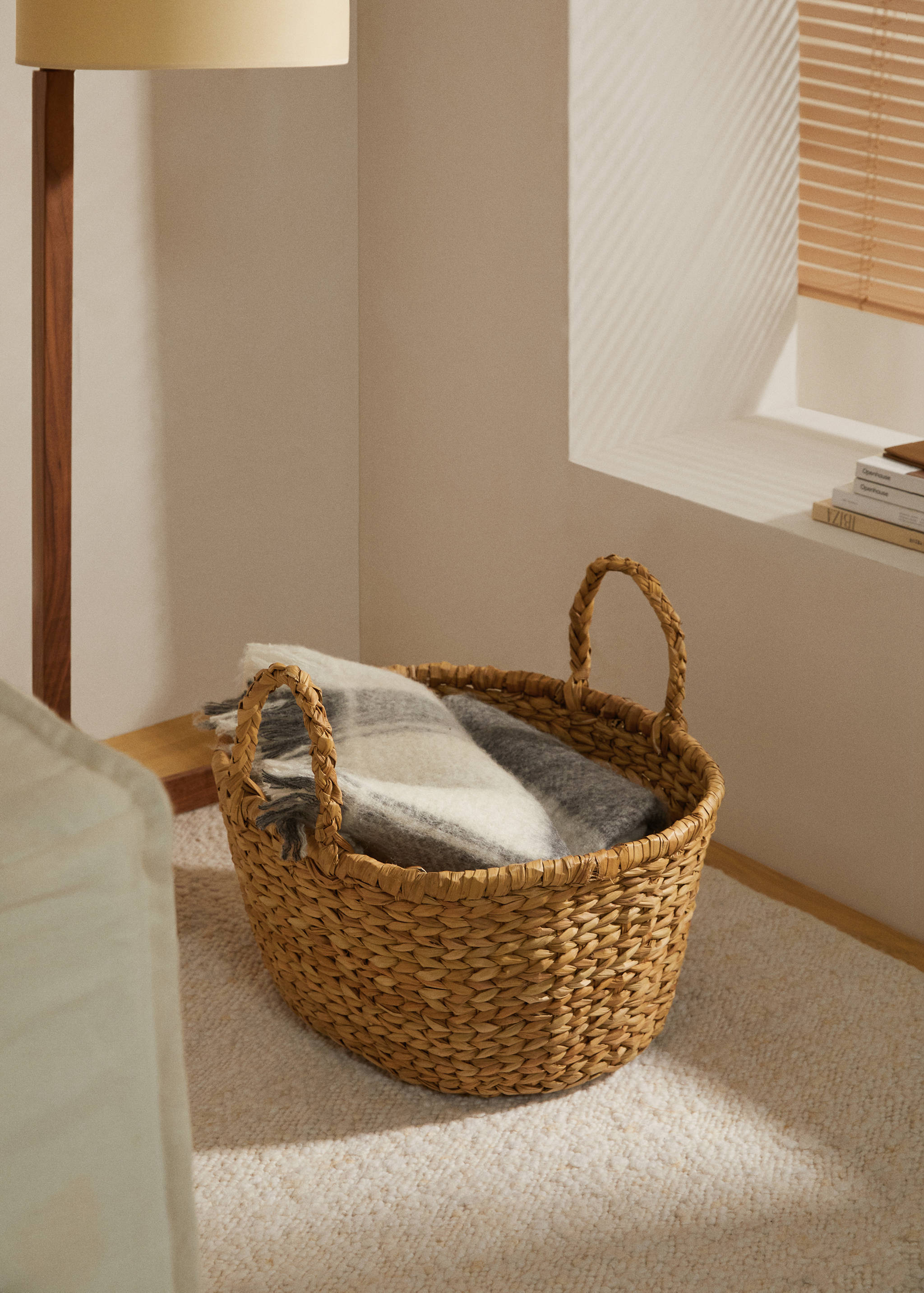 Basket with handles natural fibre 30x30x15cm - General plane