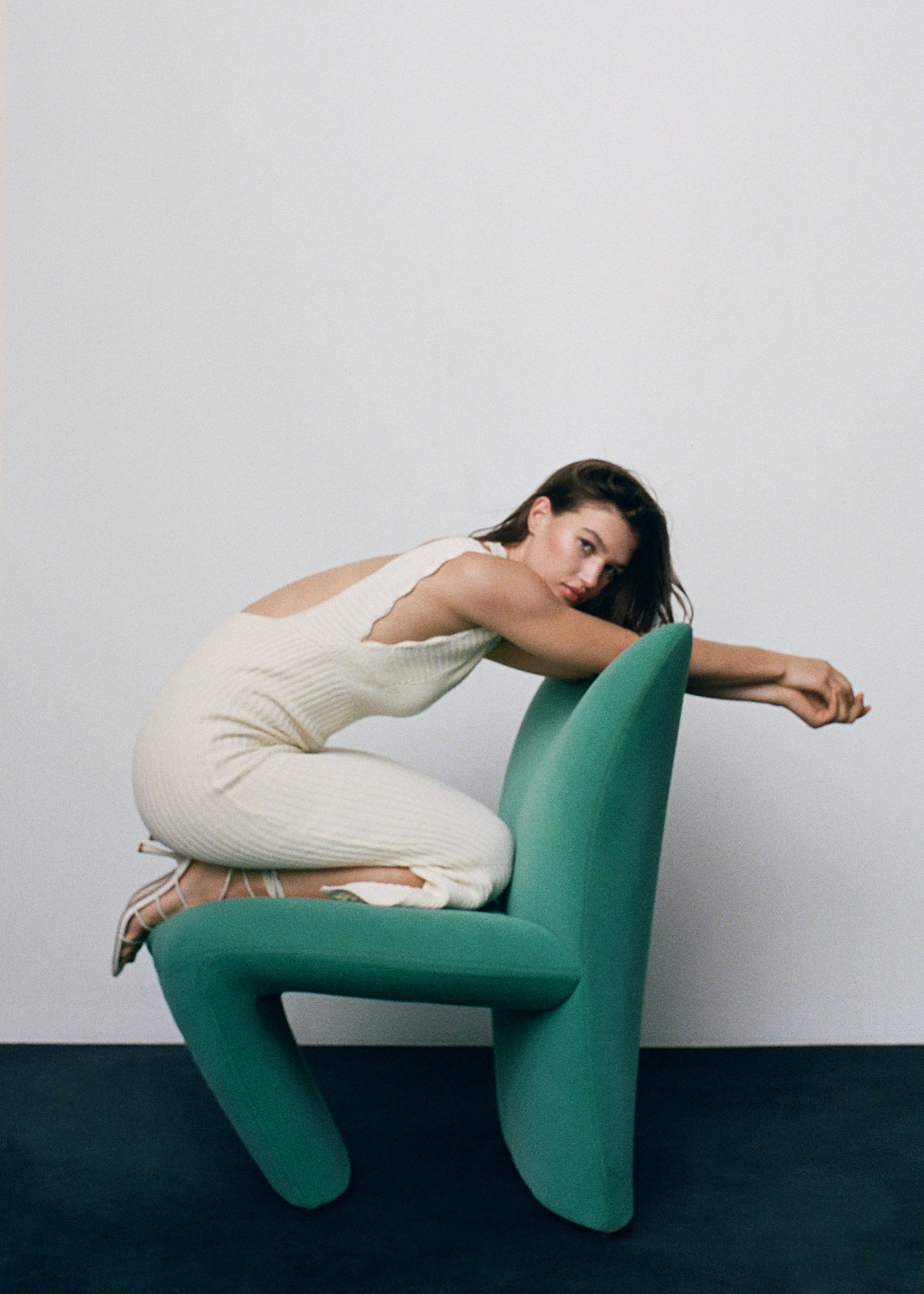 Knitted dress with open back - Details of the article 7