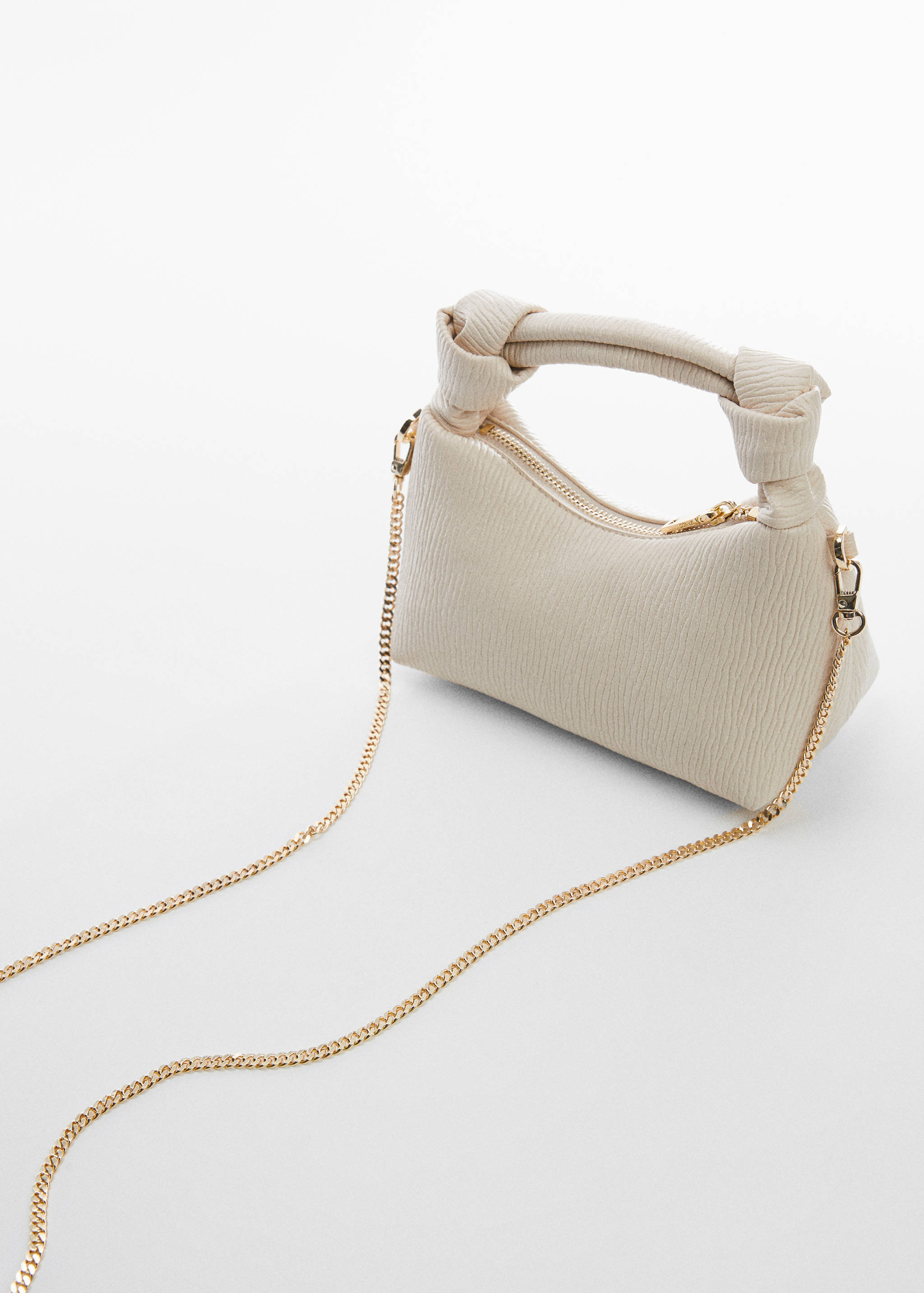 Textured knot handle bag - Details of the article 1