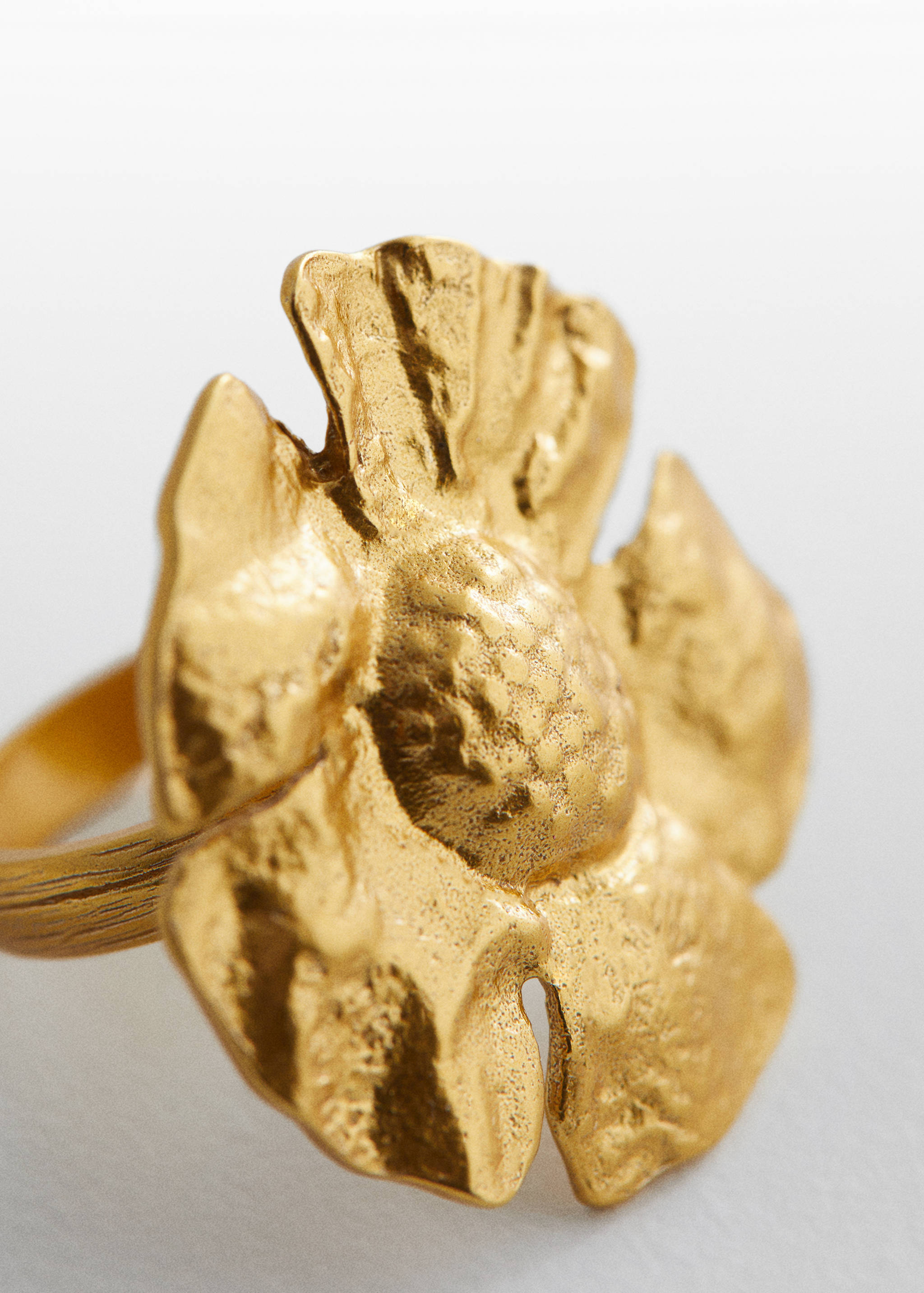 Textured flower ring - Details of the article 1