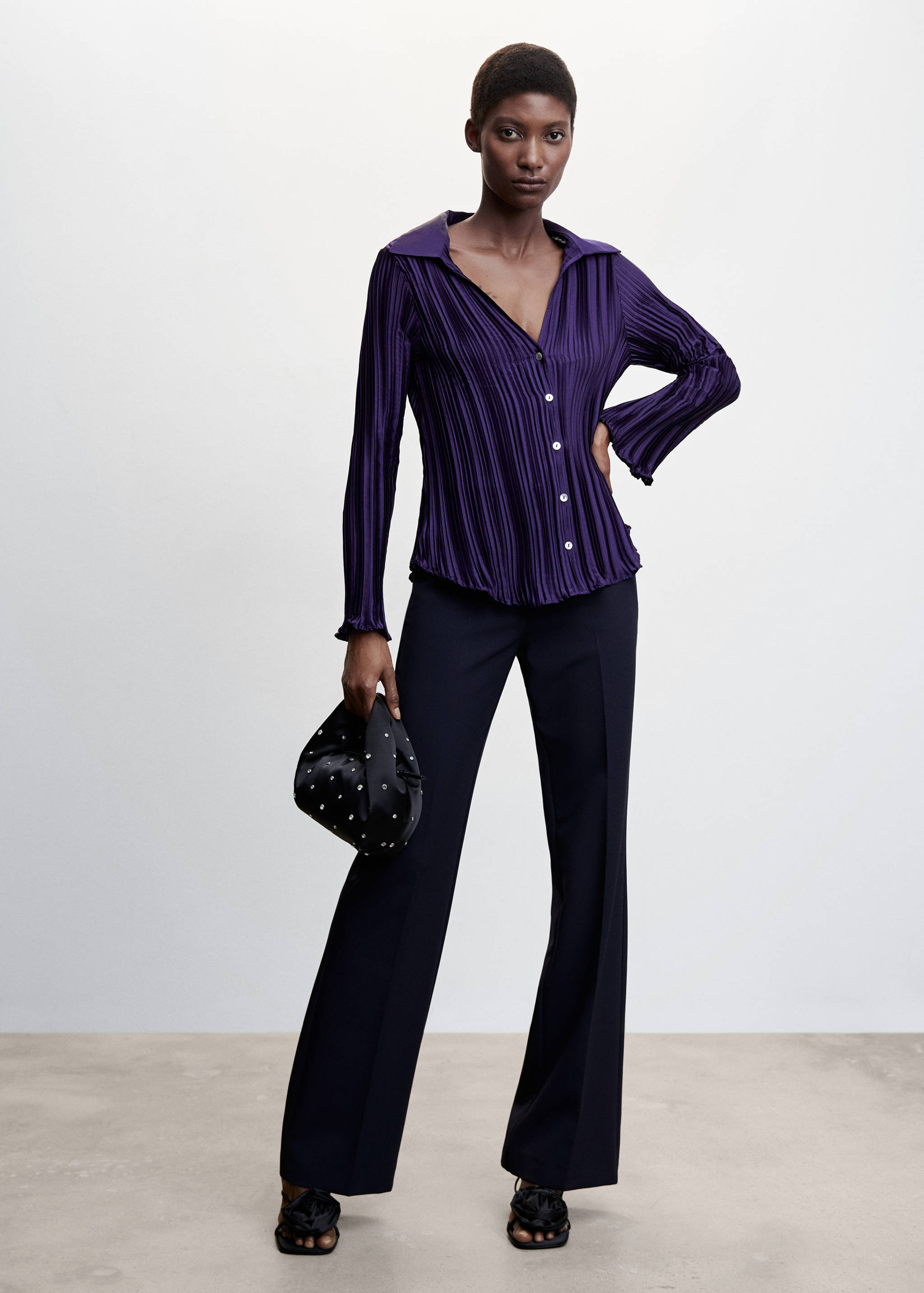 Satin pleated shirt - General plane