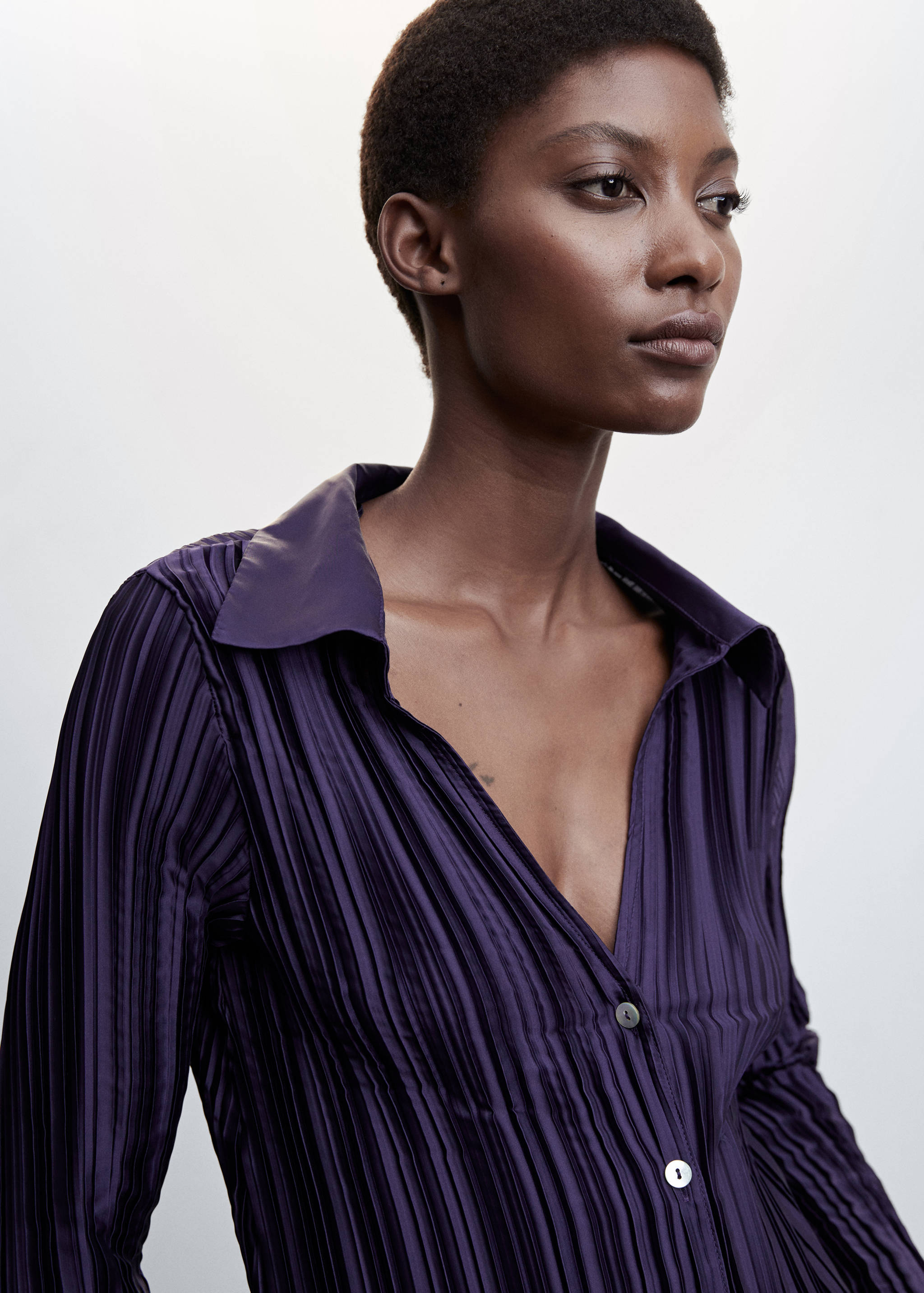 Satin pleated shirt - Details of the article 1