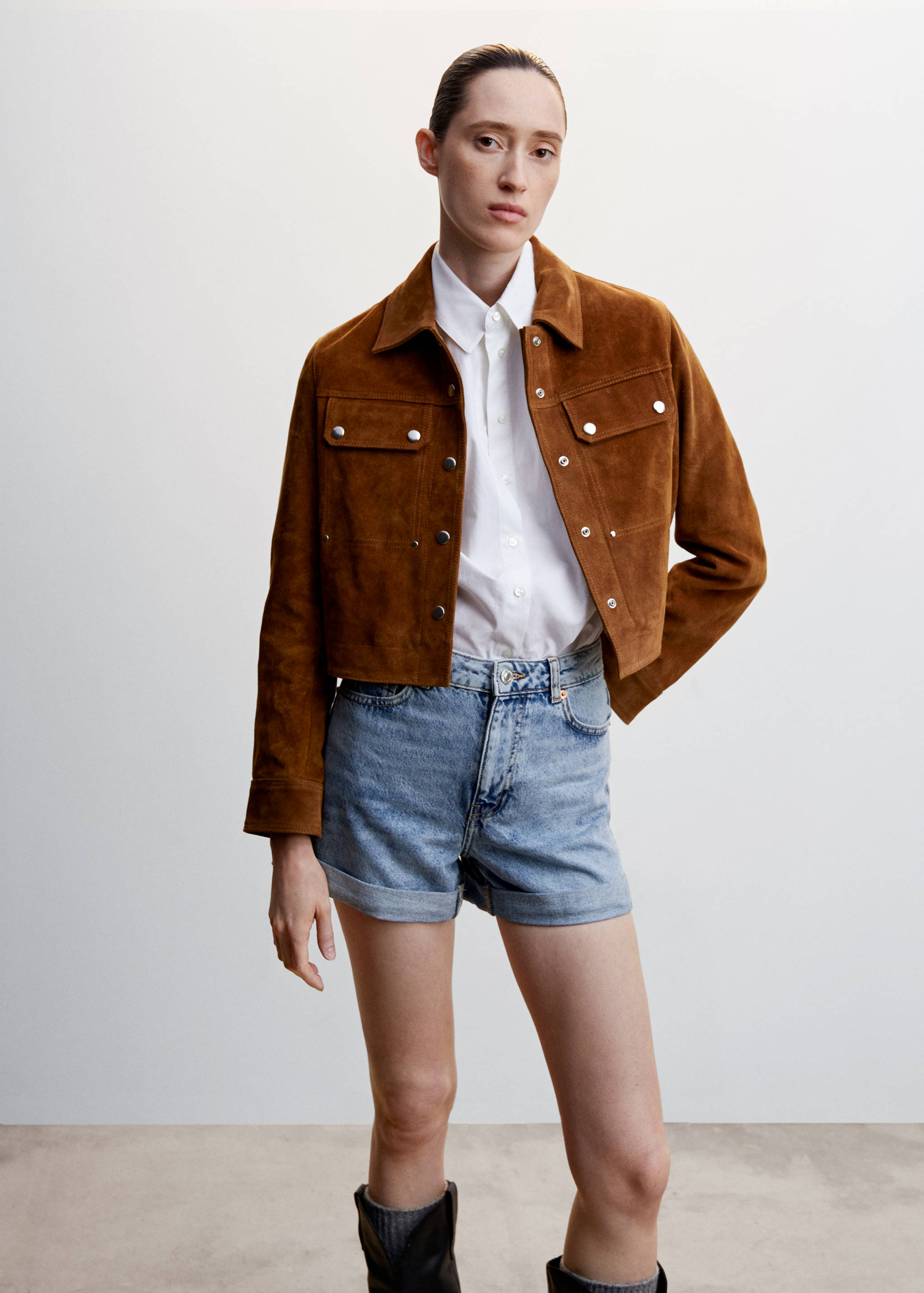 Mom-fit denim shorts - Details of the article 1