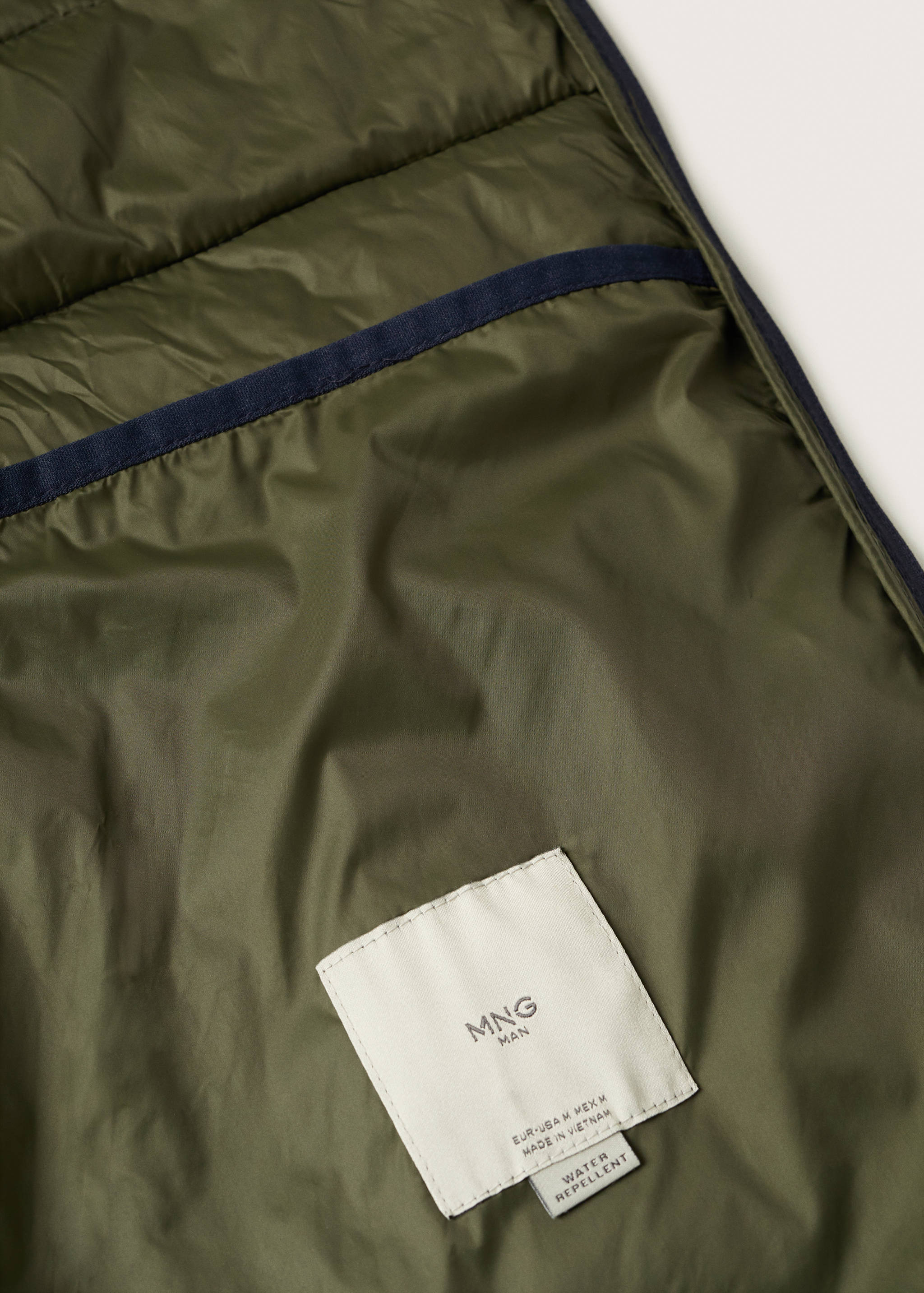 Ultra-light padded jacket - Details of the article 8