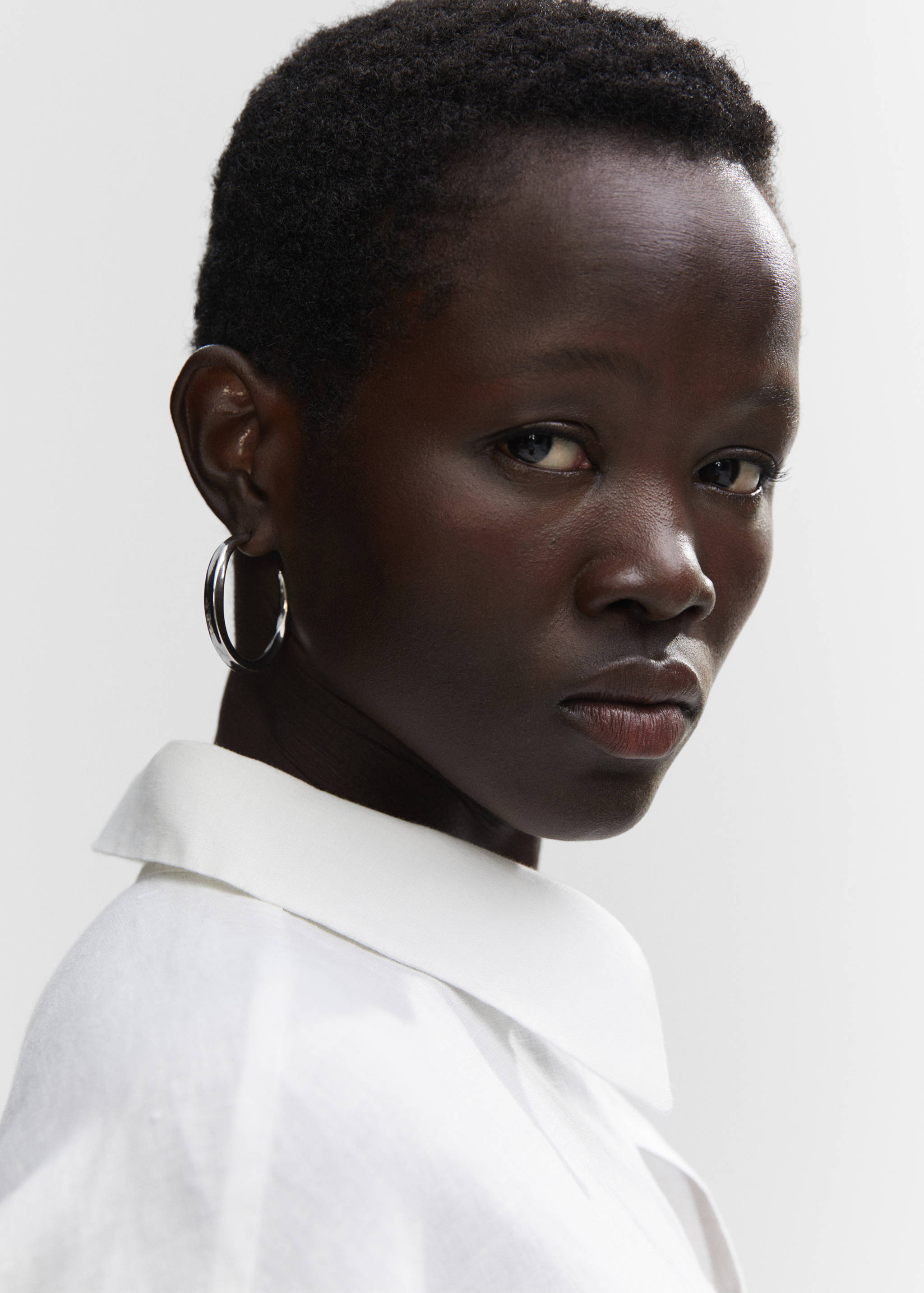 Pocket linen shirt - Details of the article 1