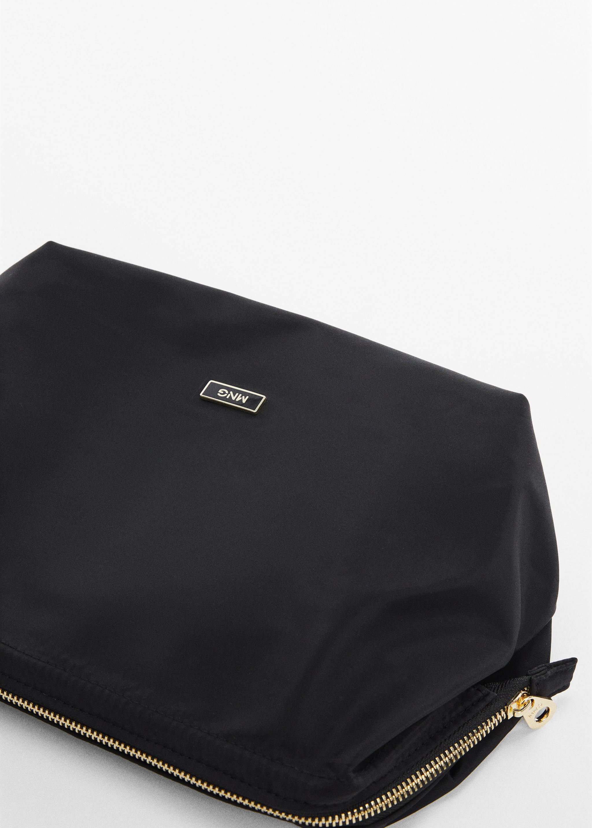 Zipped nylon cosmetics bag - Details of the article 1