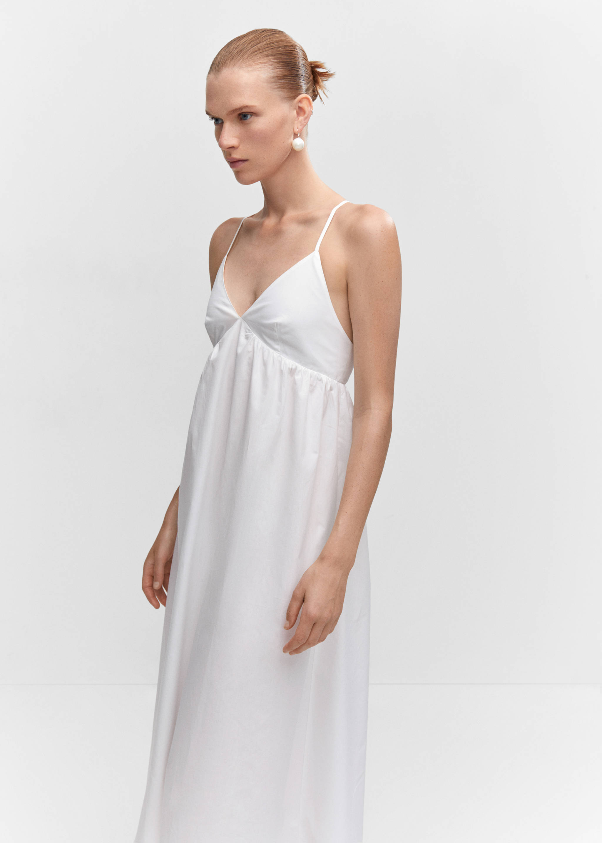 Vestido algodón espalda cruzada - Plano medio