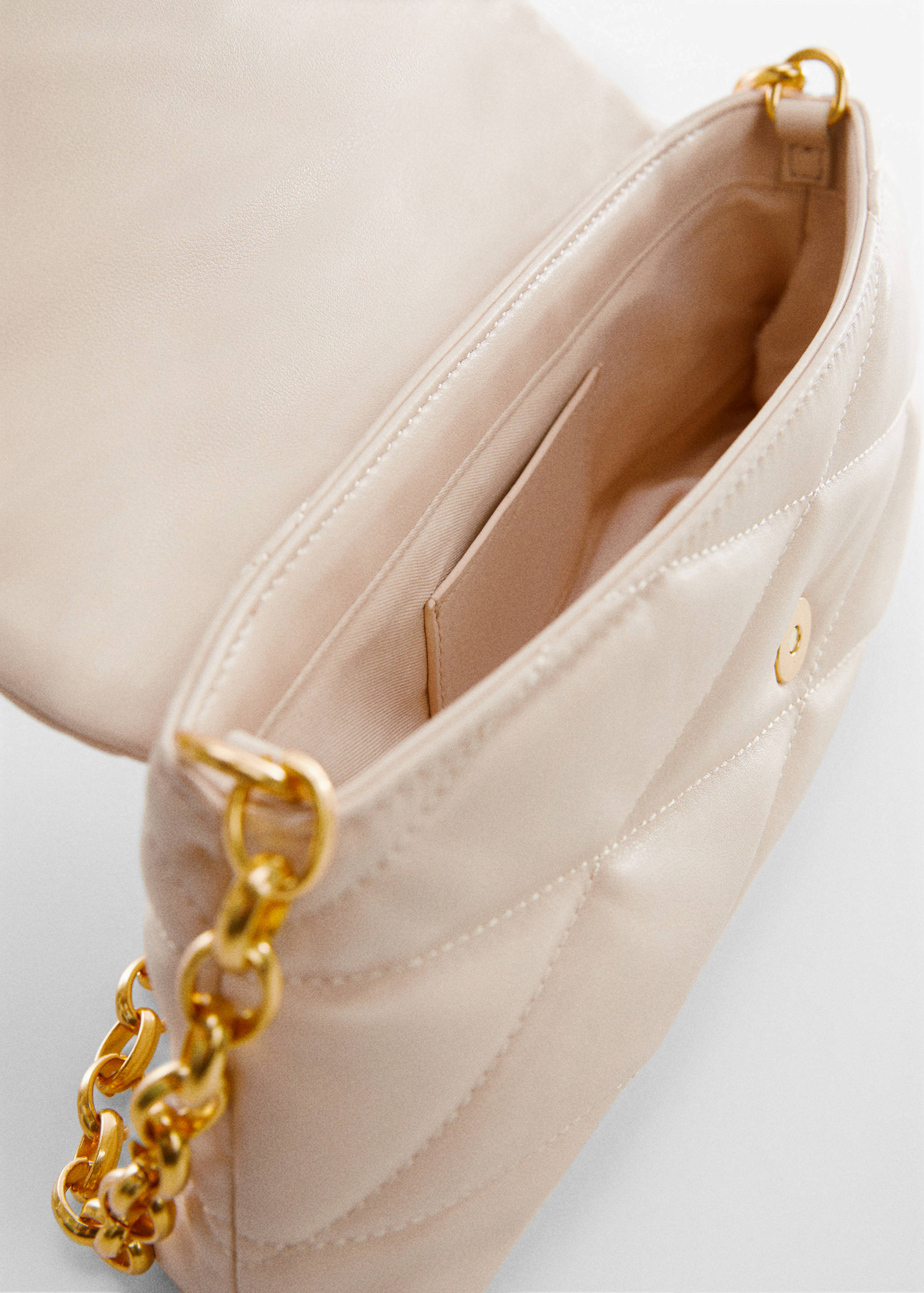 Quilted bag with chain handle - Details of the article 2