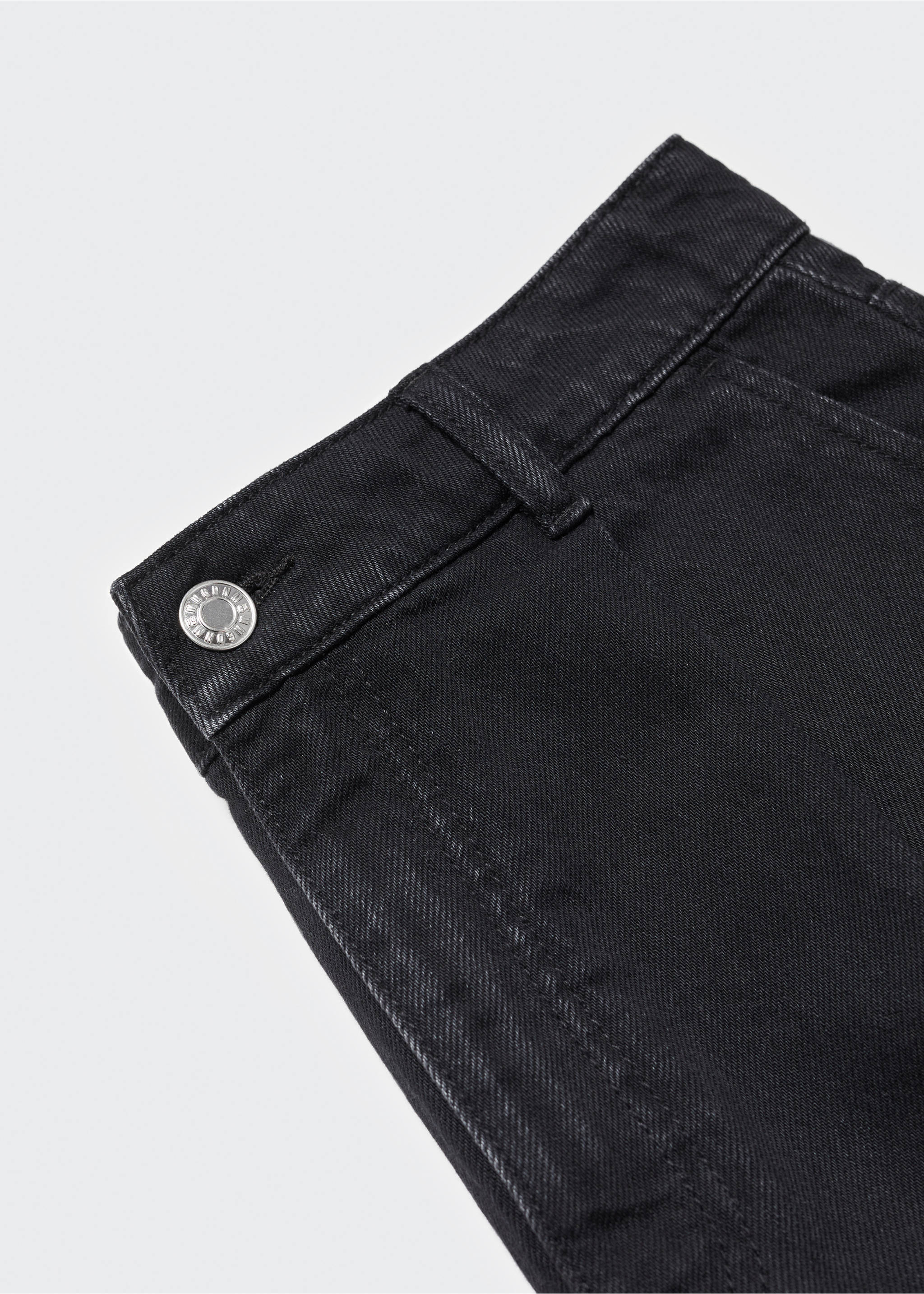 Slouchy denim shorts - Details of the article 8, Black denim. Ref: 57000205-00.